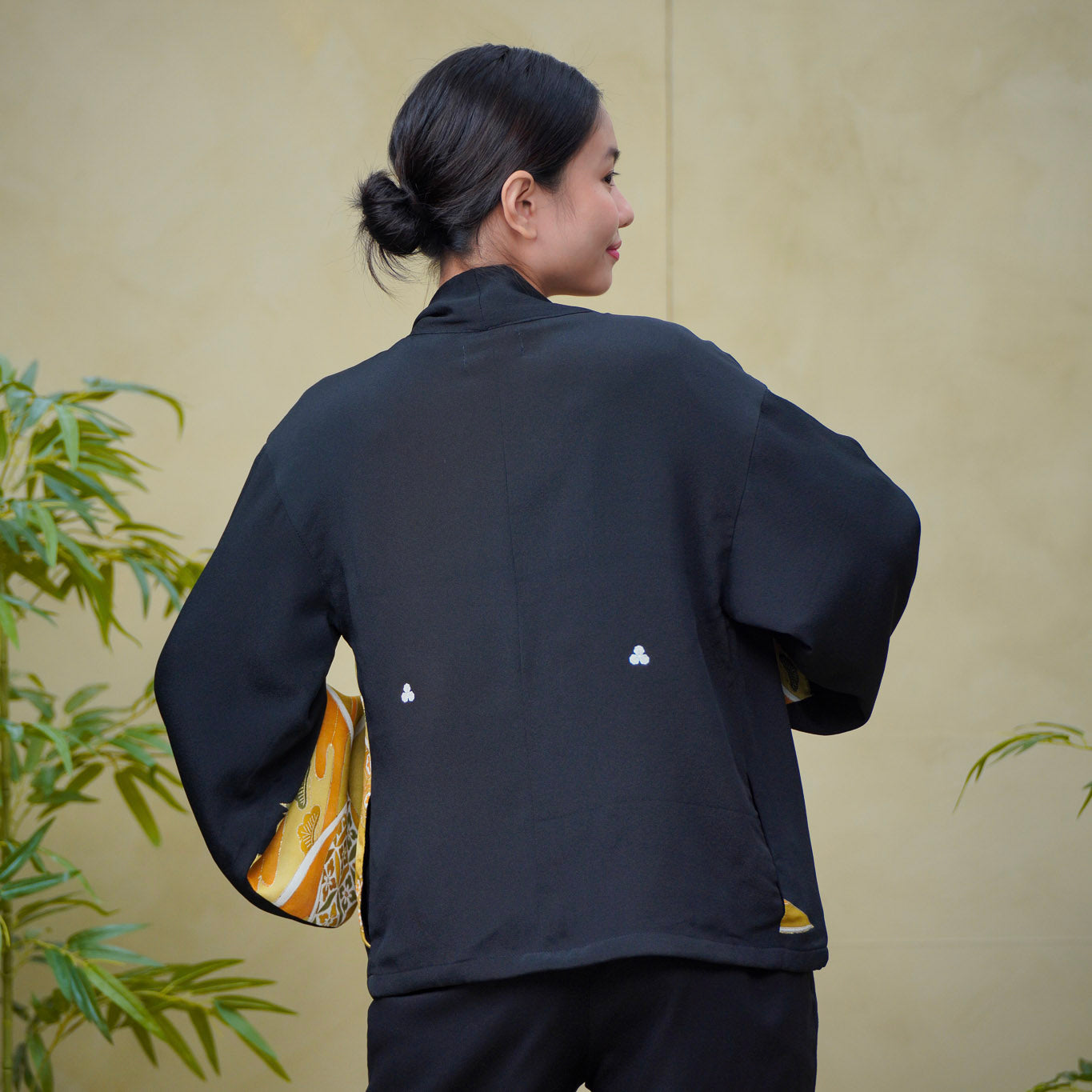 (RH) On-hand item: Black Blazer | 1T | B3710