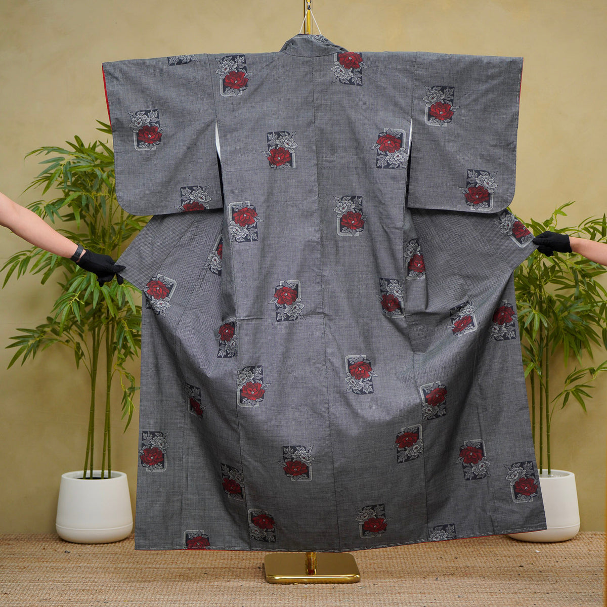 Premium Oshima Fabric: 0911_45 | Frame of Flowers