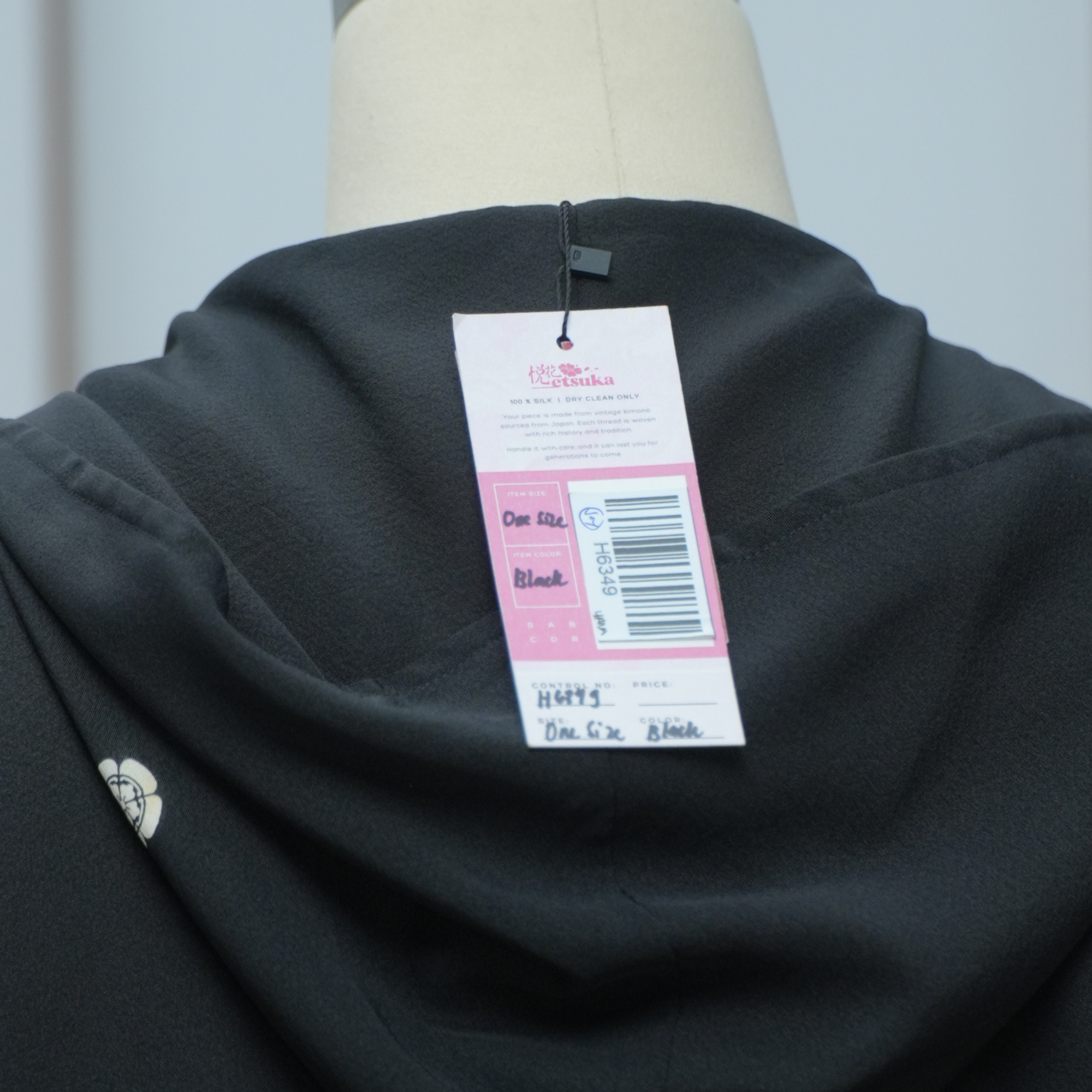 Premium On-hand: Black Hoodie | H6349