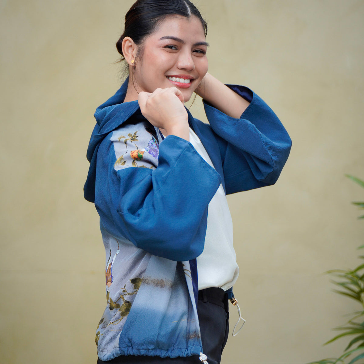 Premium On-hand item: Cream Kodomo Hoodie | Small | HK7801Y -O
