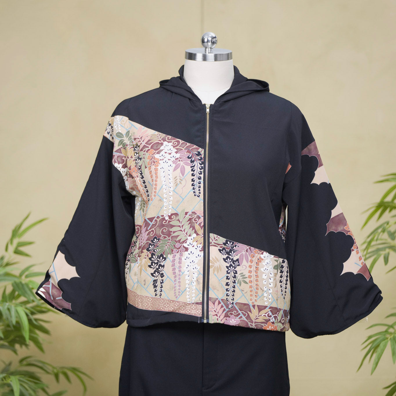 Premium On-hand: Black Hoodie With Zipper | HWZ8318Y