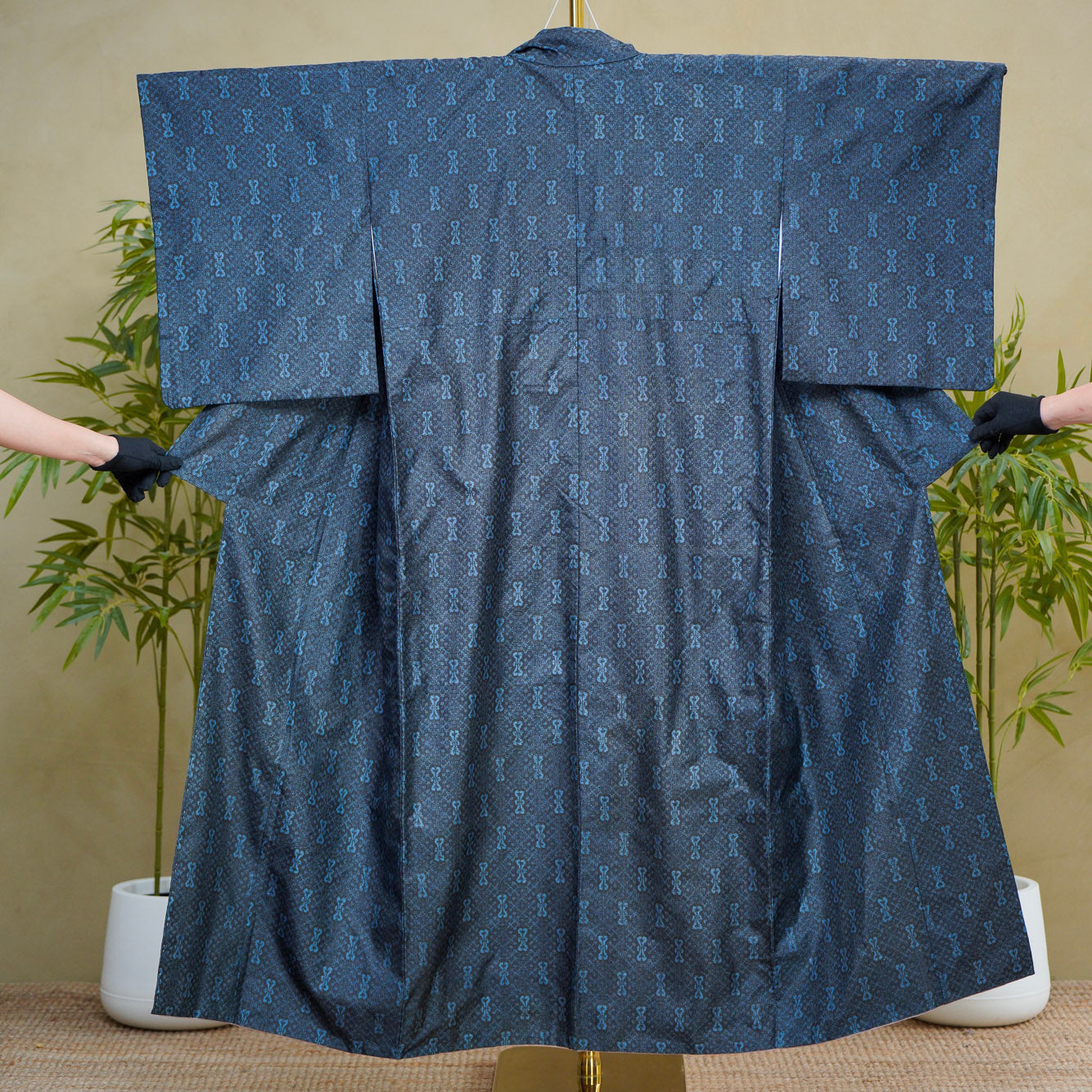 Premium Oshima Fabric: 0818_04 | Nightfall Brocade - Indigo