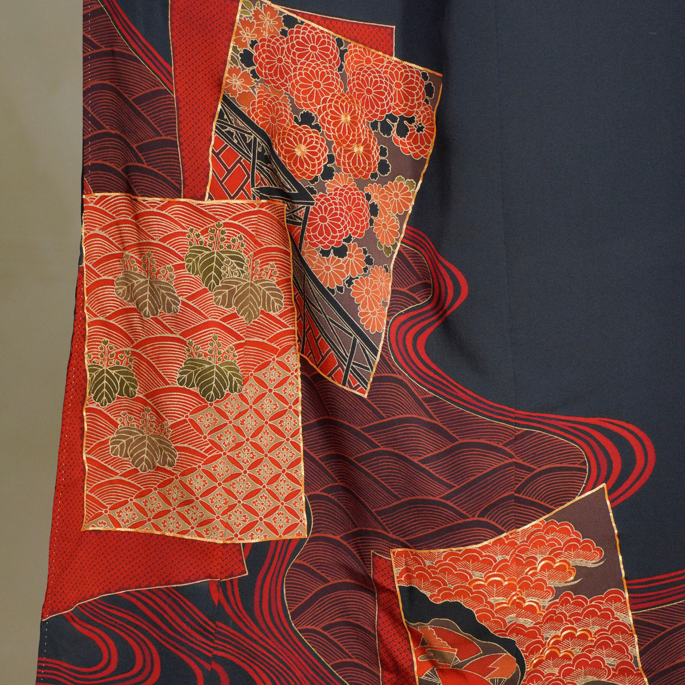 Pre-Birthday Fabric premium bonus: REG0827-46 | Crimson Panels