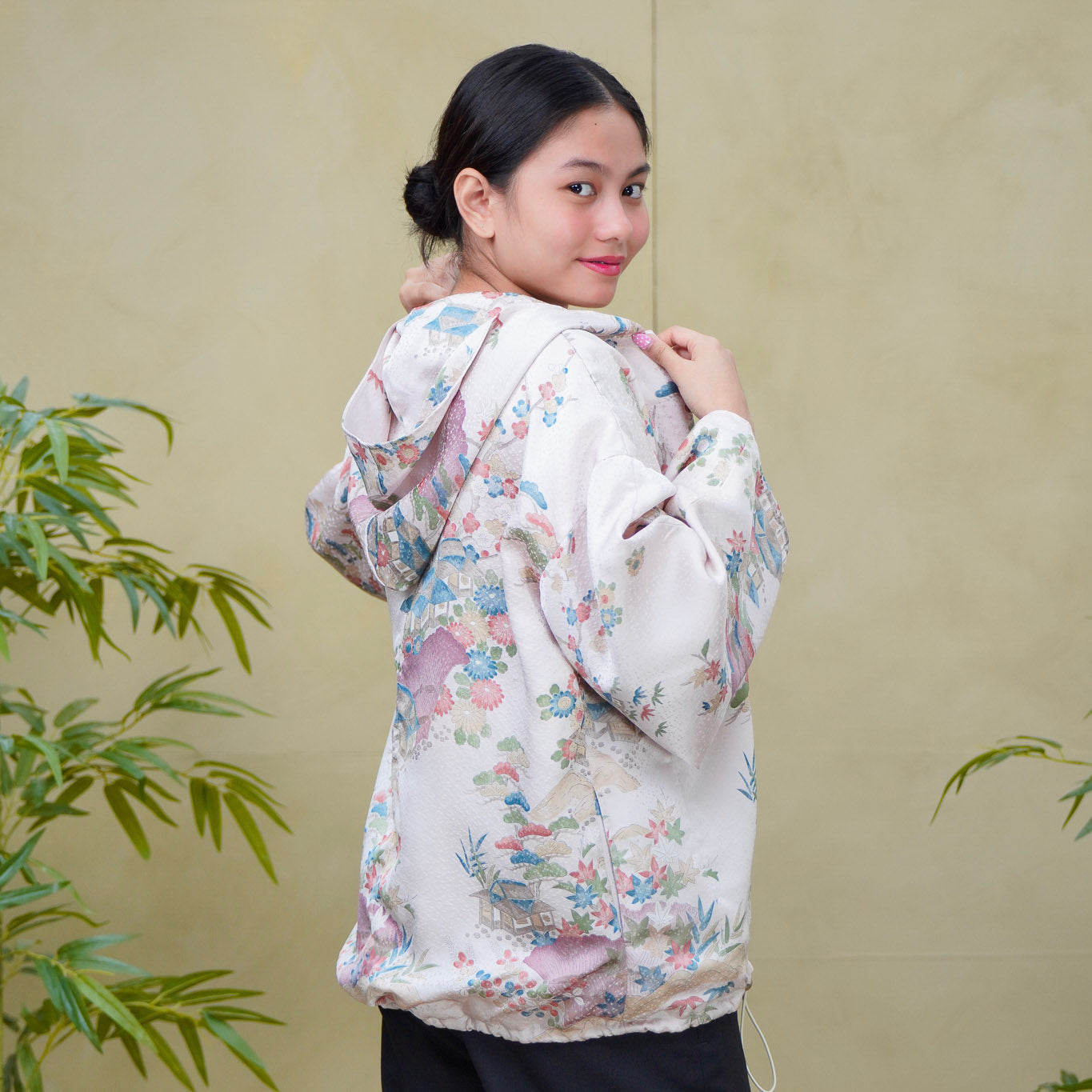 Premium On-hand: Cream Hoodie | H8229Y