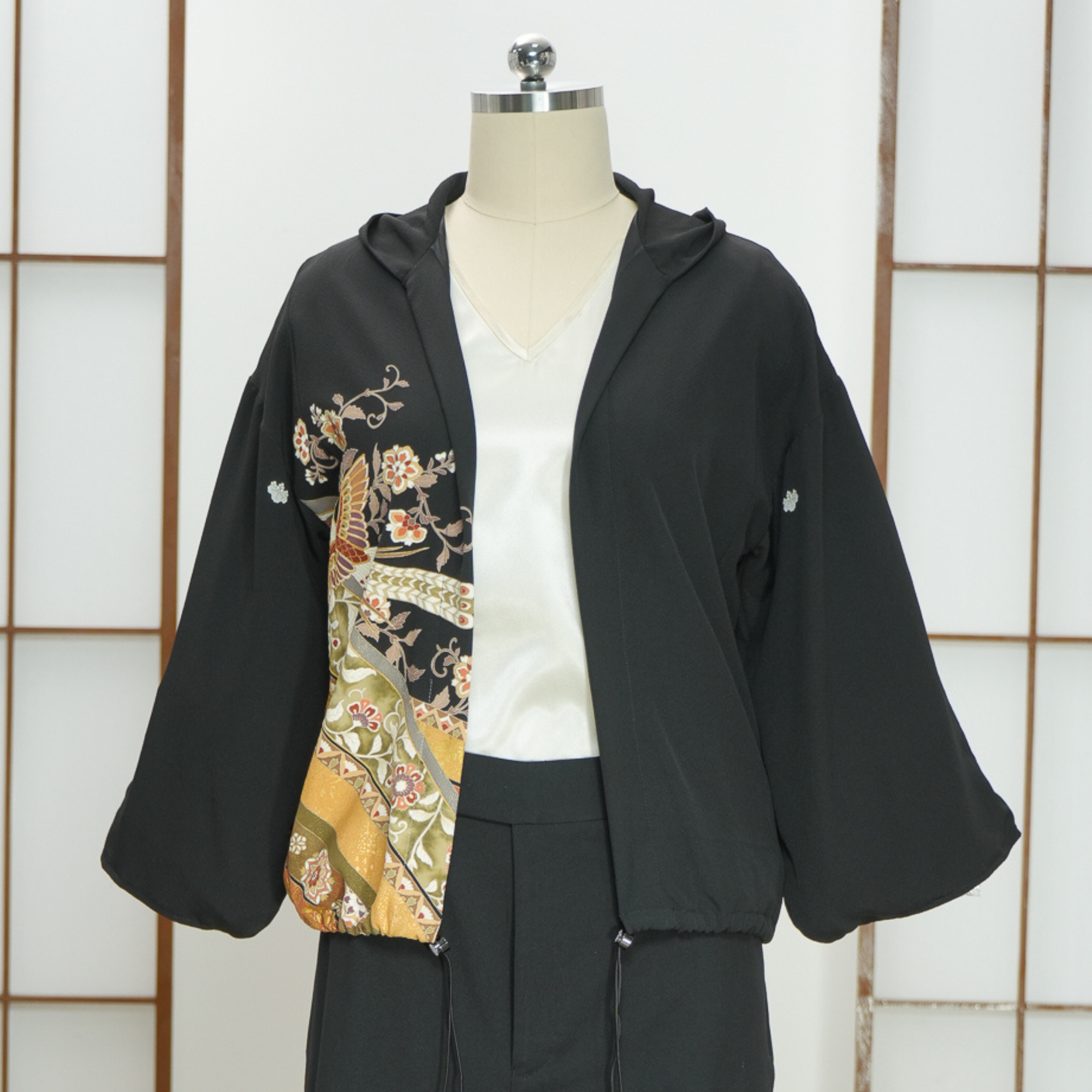 Premium On-hand: Black Hoodie | H7666Y - gold!