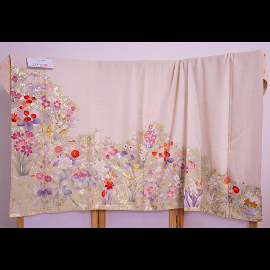 Summer Collection: July23-08 Cream flowers (with specks of gold OMGG)