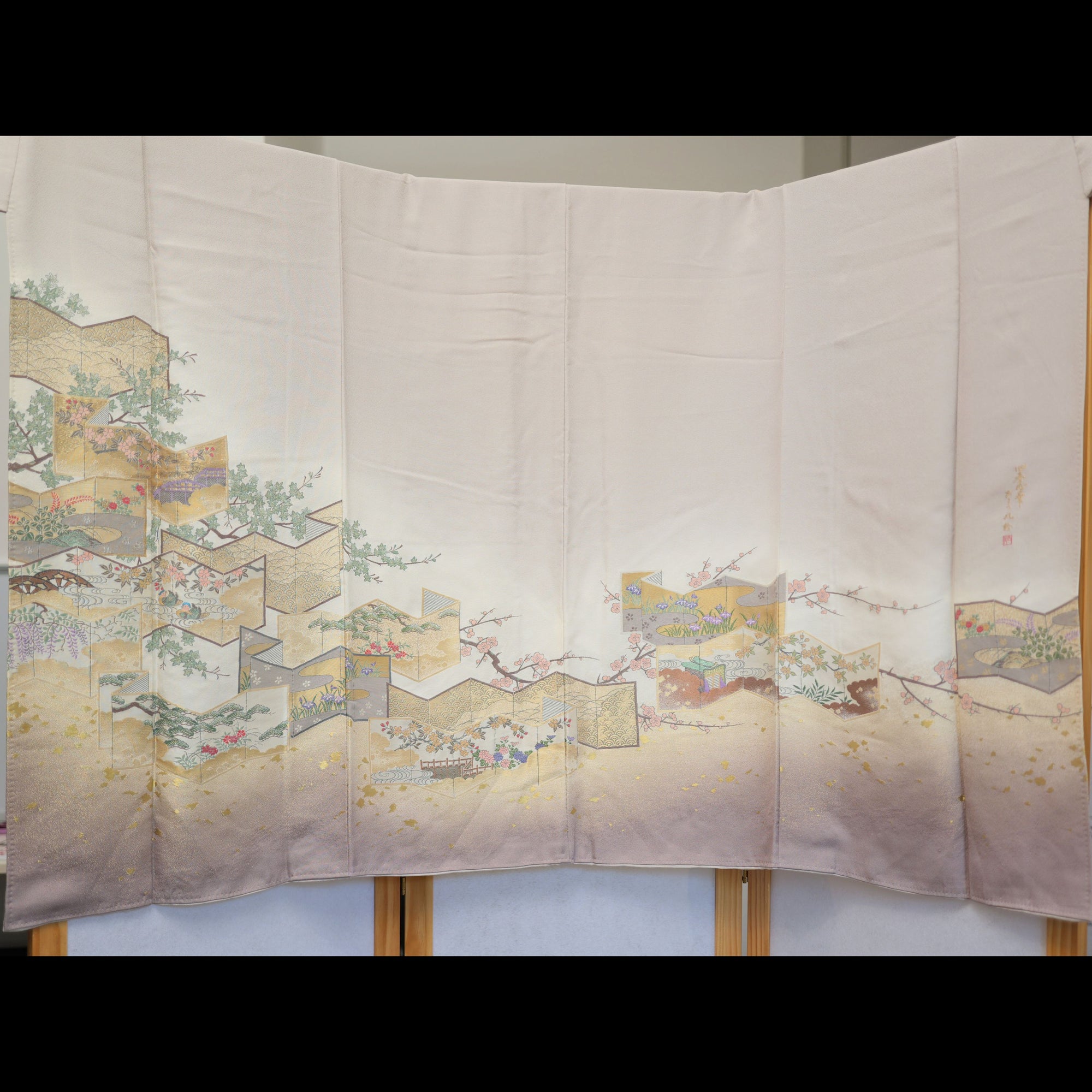Sakura Collection M25-03: Apricot Sakura Wind Screens