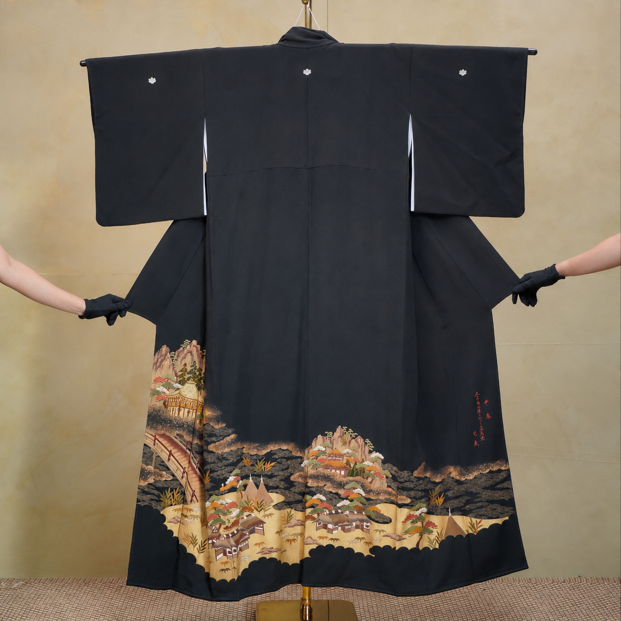 Bai Fabric: 0714_64 | Mountain with Gold
