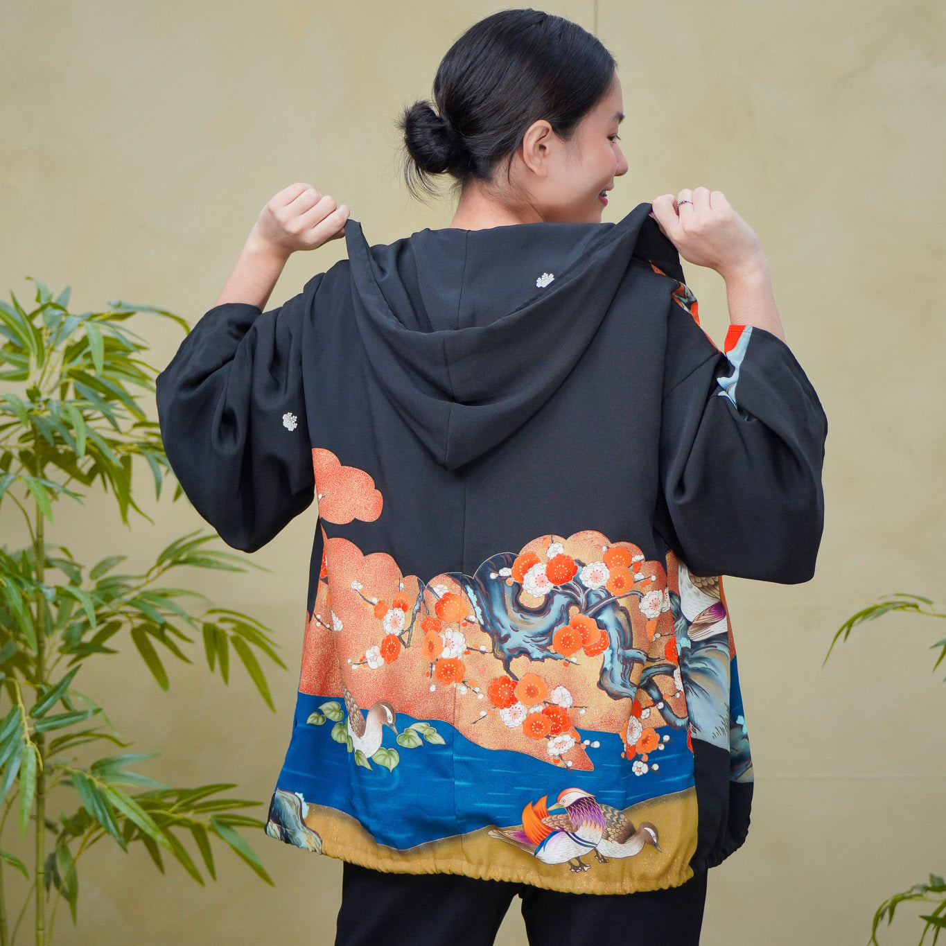 Premium On-hand: Black Hoodie | H8236Y