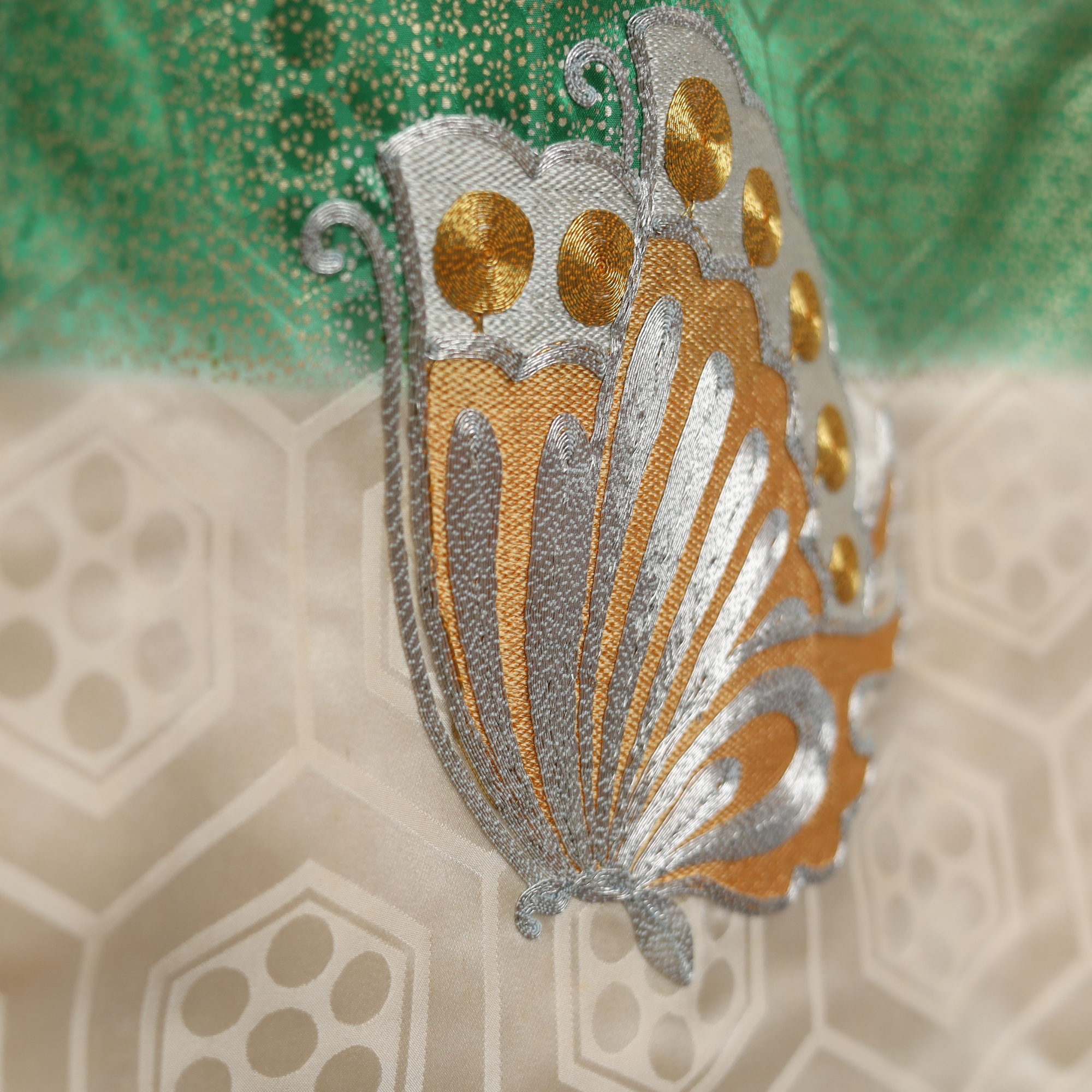 DrawJS30/Gold: Embroidered Fields