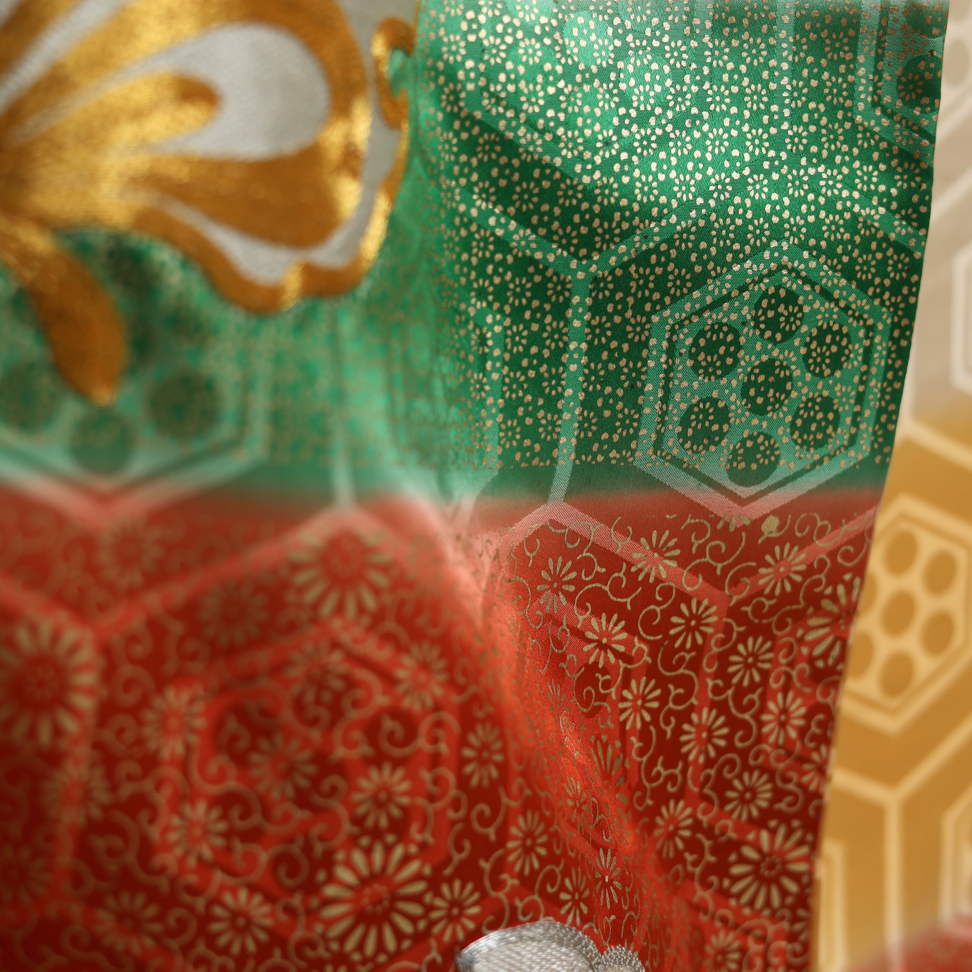 DrawJS30/Gold: Embroidered Fields