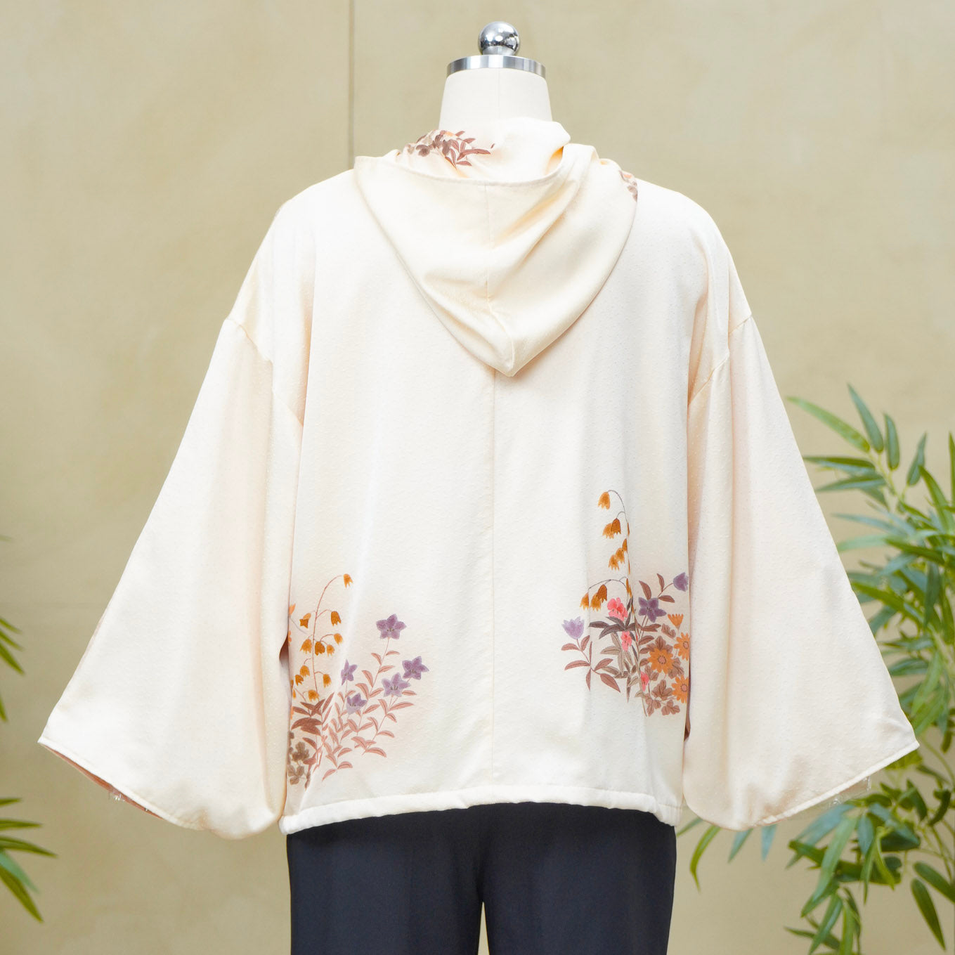 8k Hoodies On-hand: Cream Hoodie With Zipper | HWZ7892Y