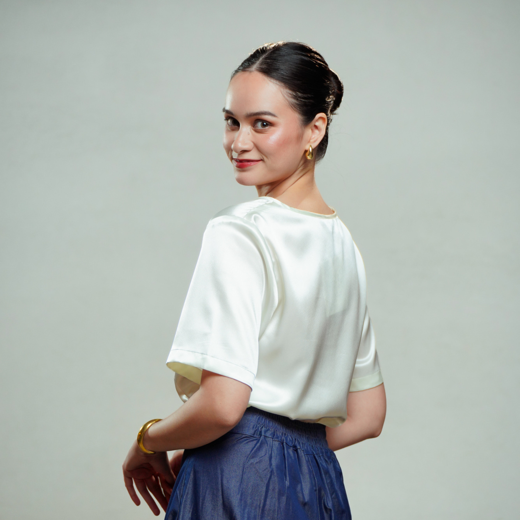 On-hand item: White Silk Cotton Top with Sleeves