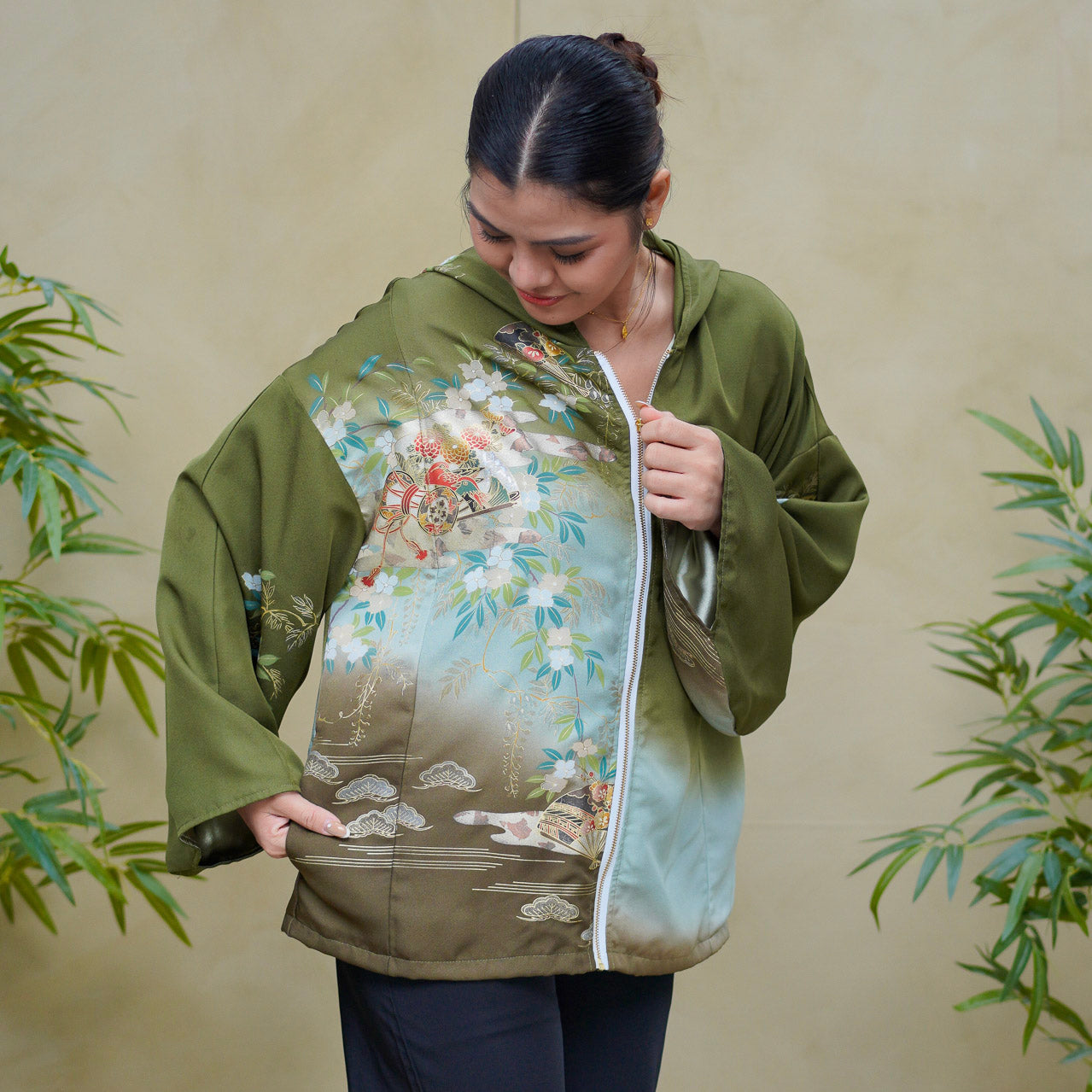 Premium On-hand: Green Hoodie With Zipper | HWZ8265Y (SO M)