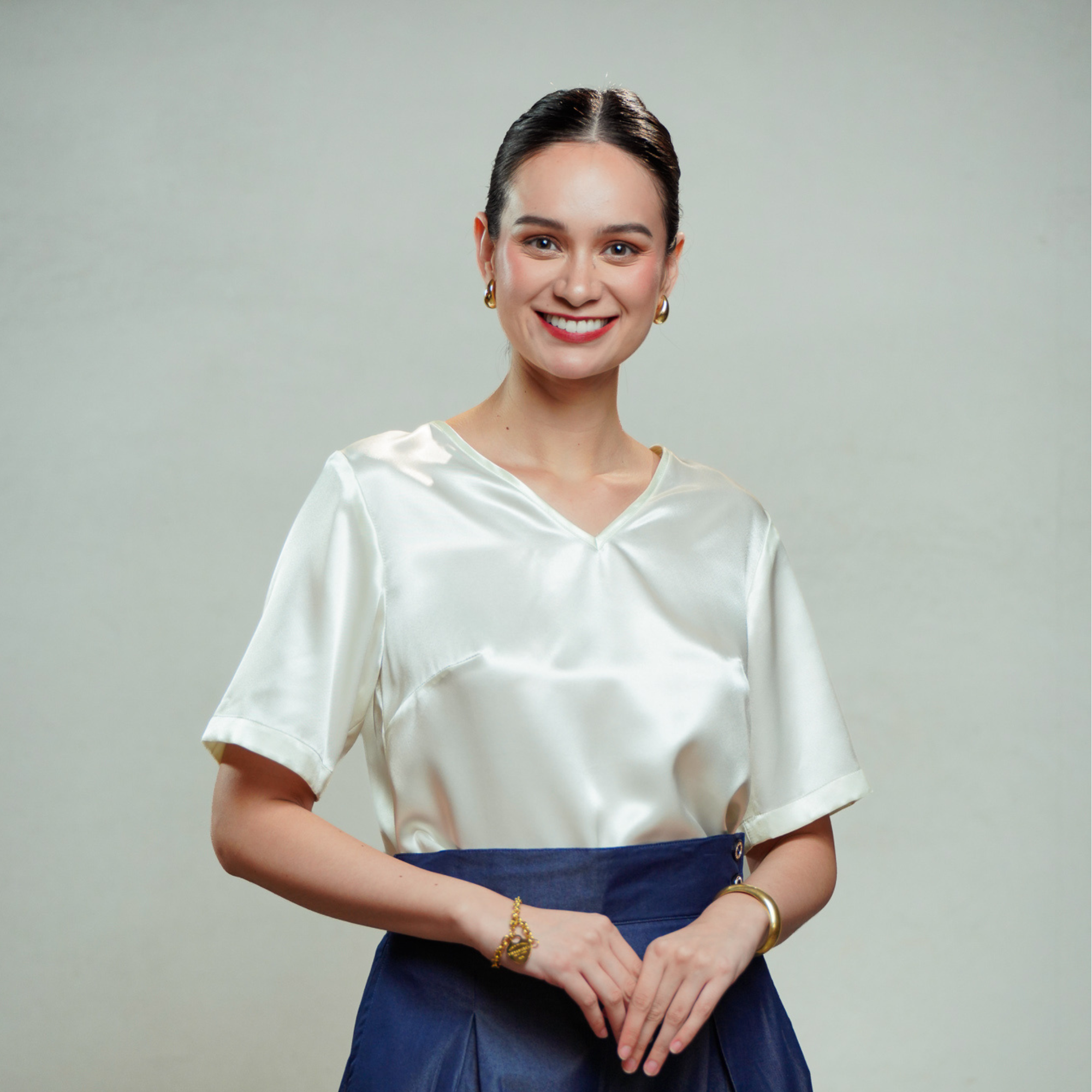 On-hand item: White Silk Cotton Top with Sleeves