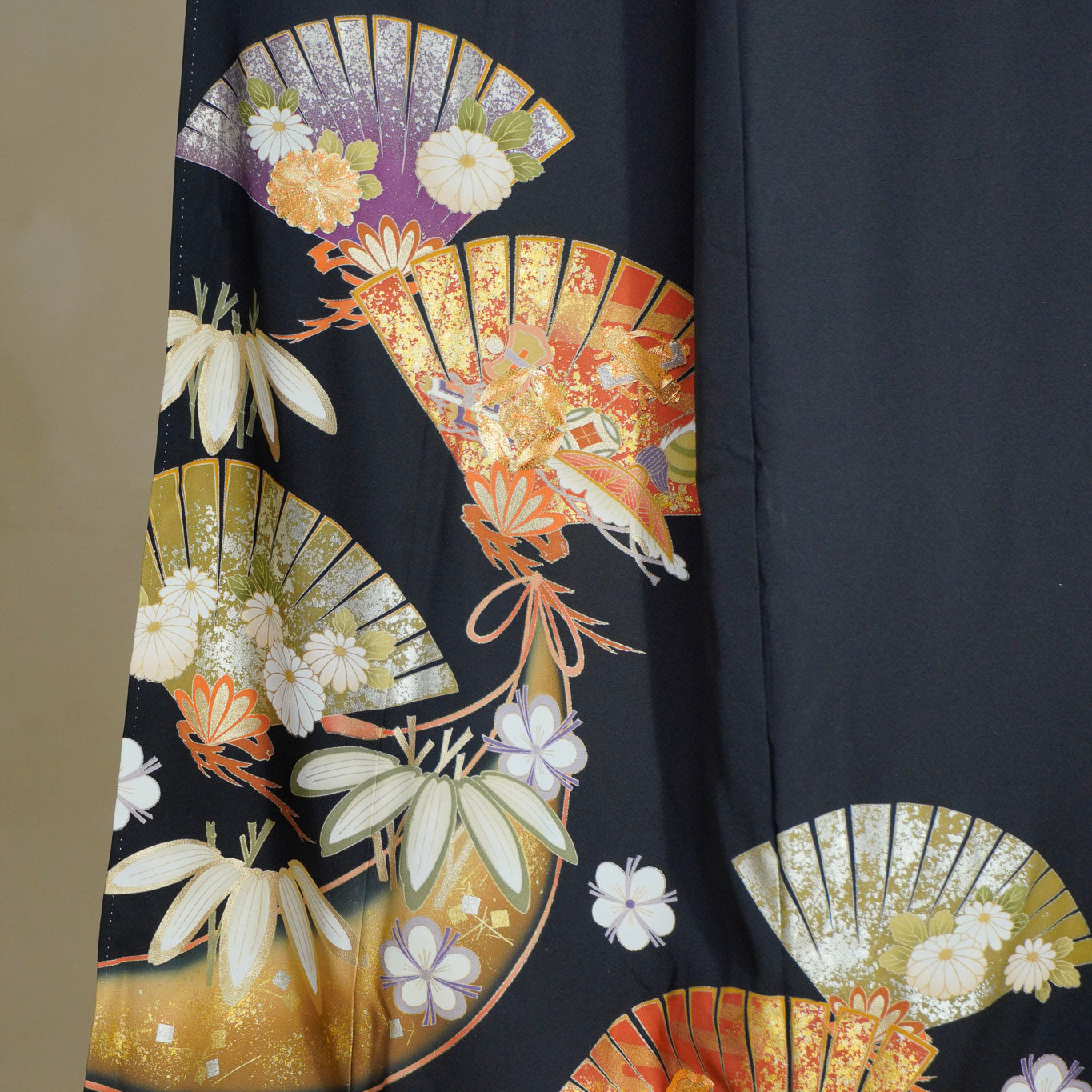 Pre-Birthday Fabric: REG0827-43 | Ornate Fans