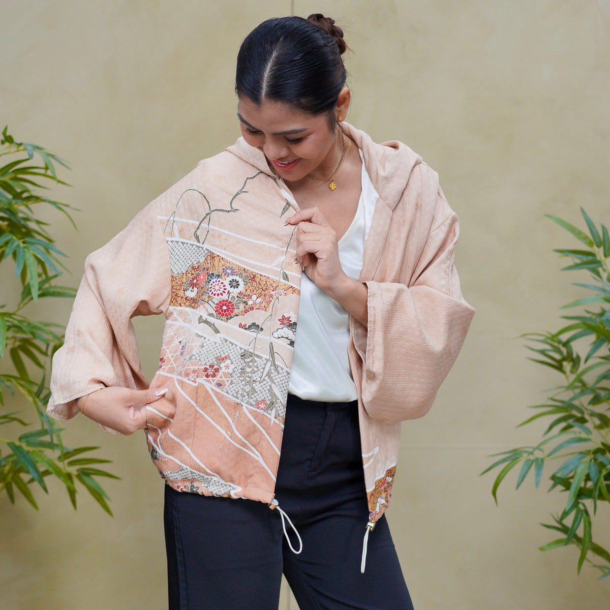 Premium On-hand item: Cream Kodomo Hoodie (Small) | HK8083 -O