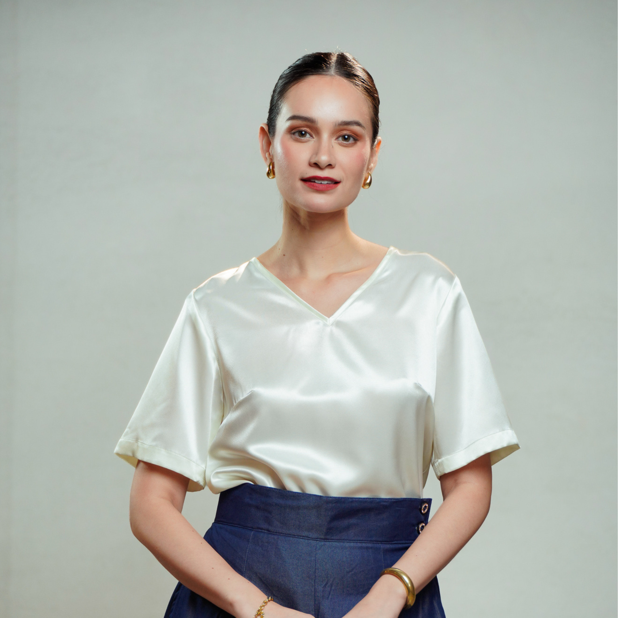 On-hand item: White Silk Cotton Top with Sleeves
