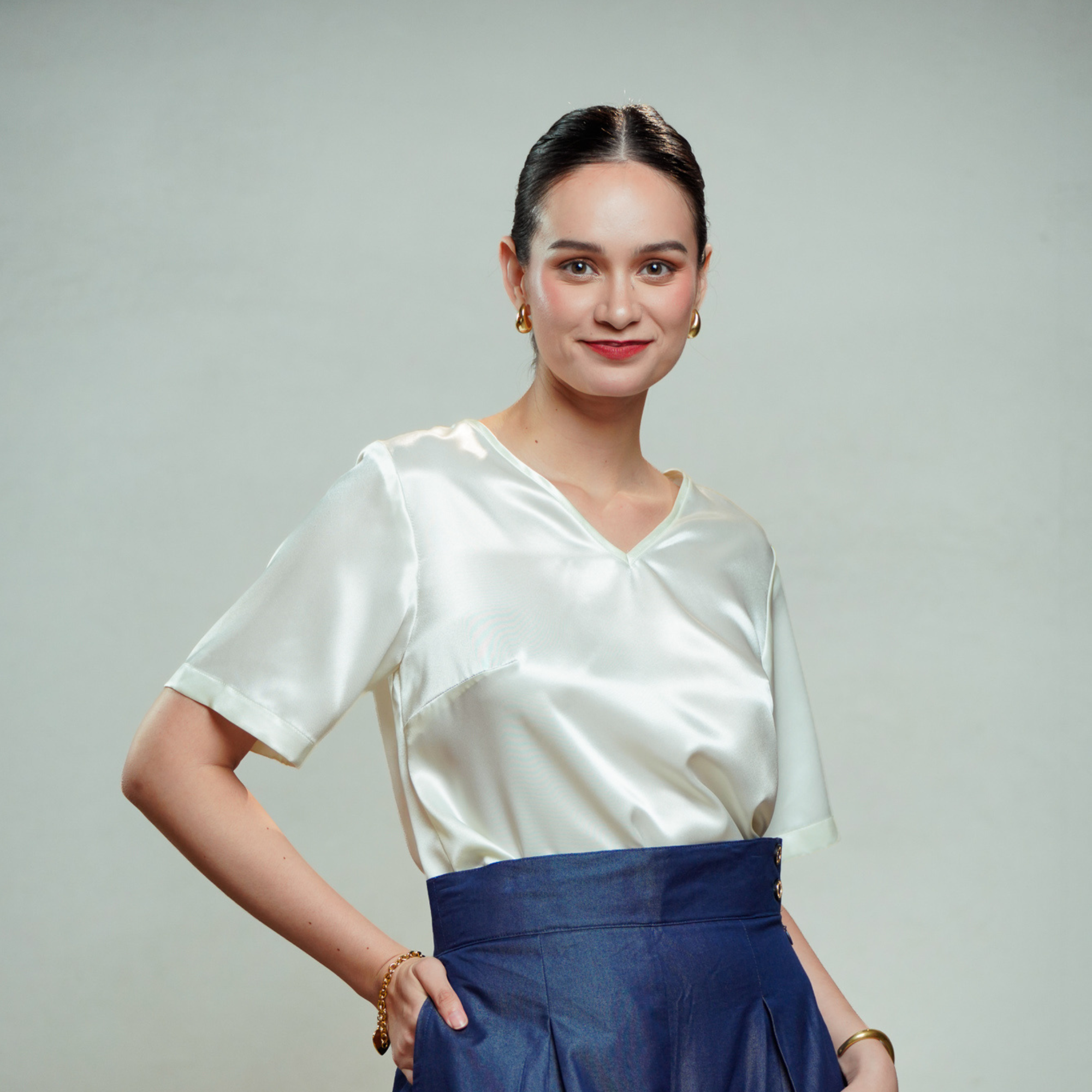 On-hand item: White Silk Cotton Top with Sleeves