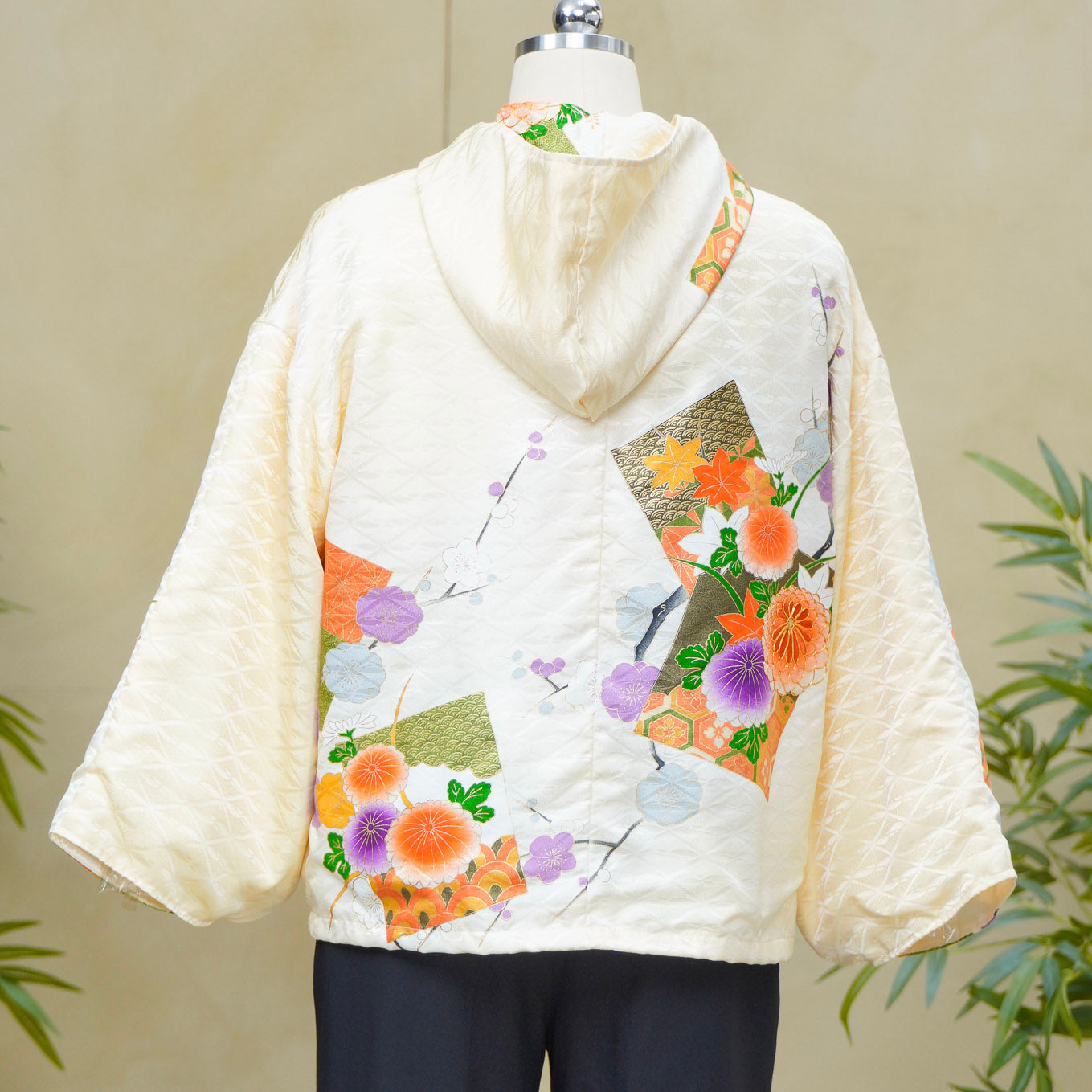 8k Hoodies On-hand: Cream Hoodie With Zipper | HWZ7894Y
