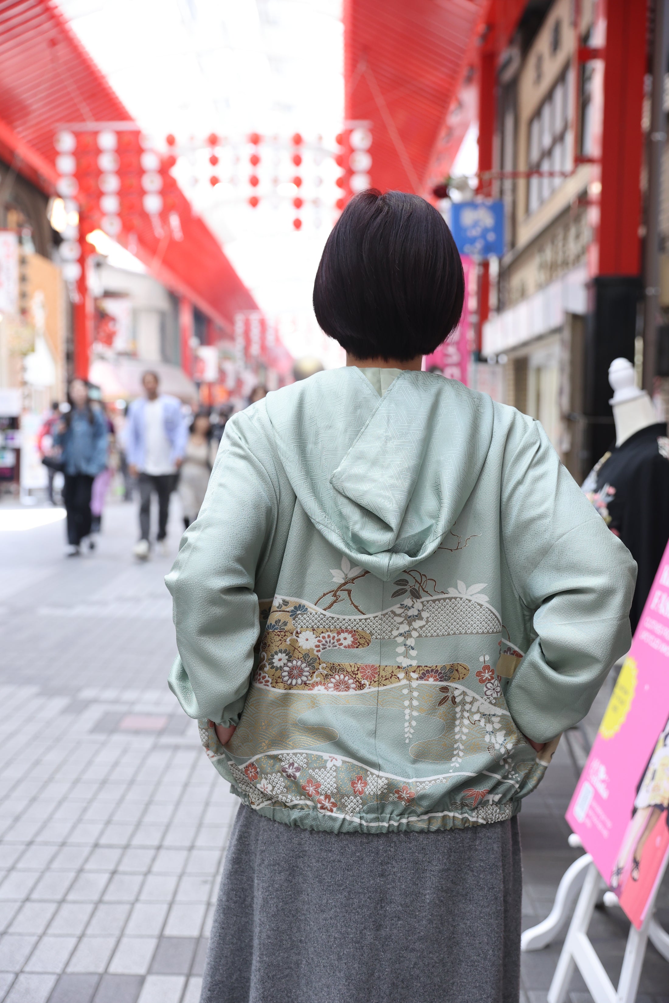 Ap10 On-hand: ZH0403 | Mint Green Zipped Hoodie | M