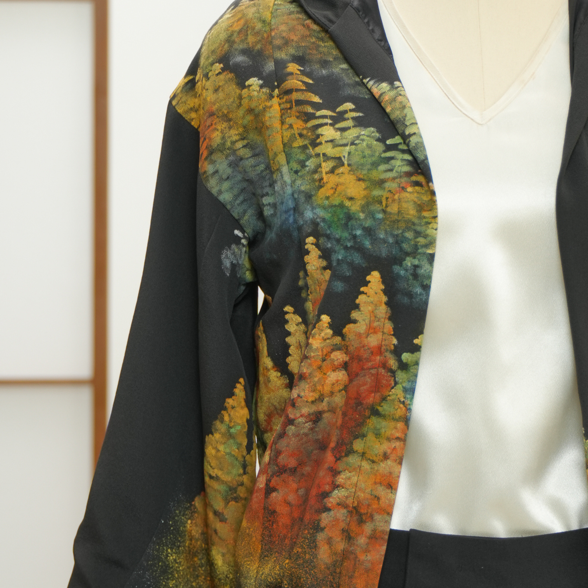 Premium On-hand item: Black Kodomo Hoodie | HK7639Y - Autumn colors!