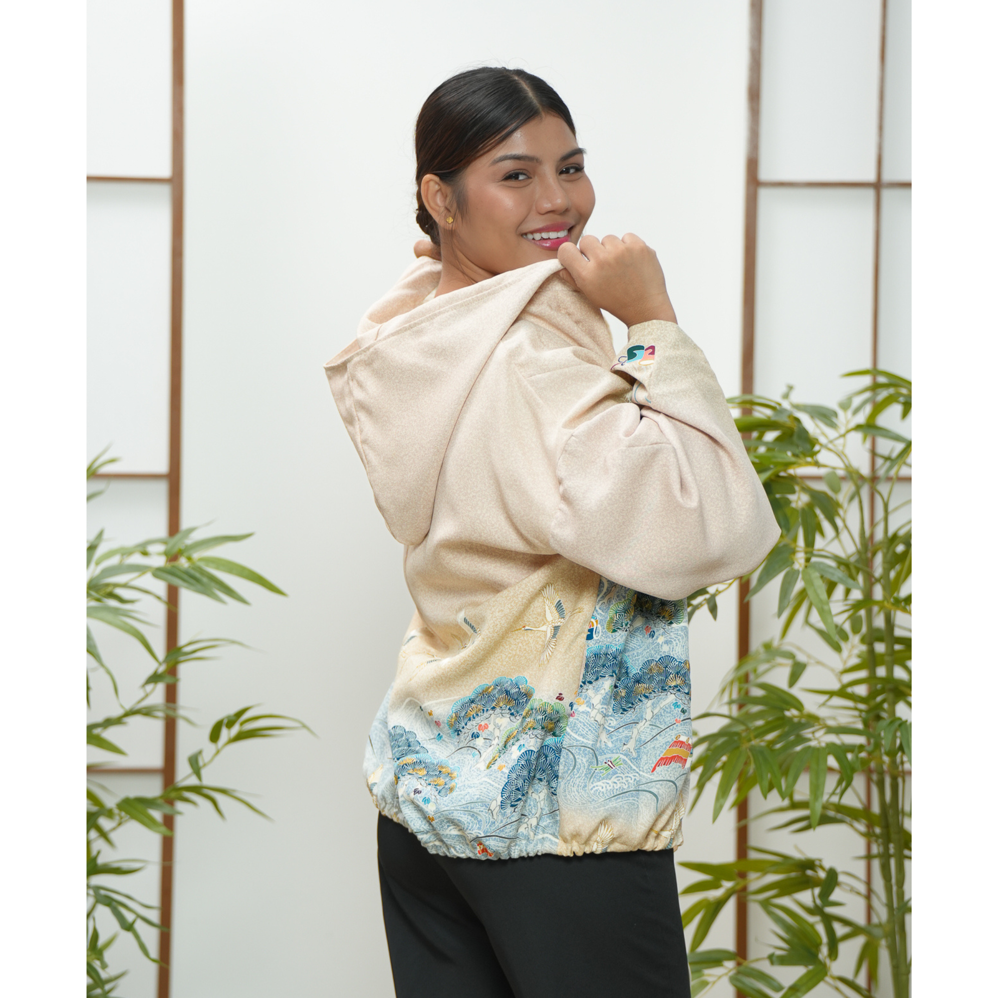 WC 32 Campaign: Cream Hoodie | H7789