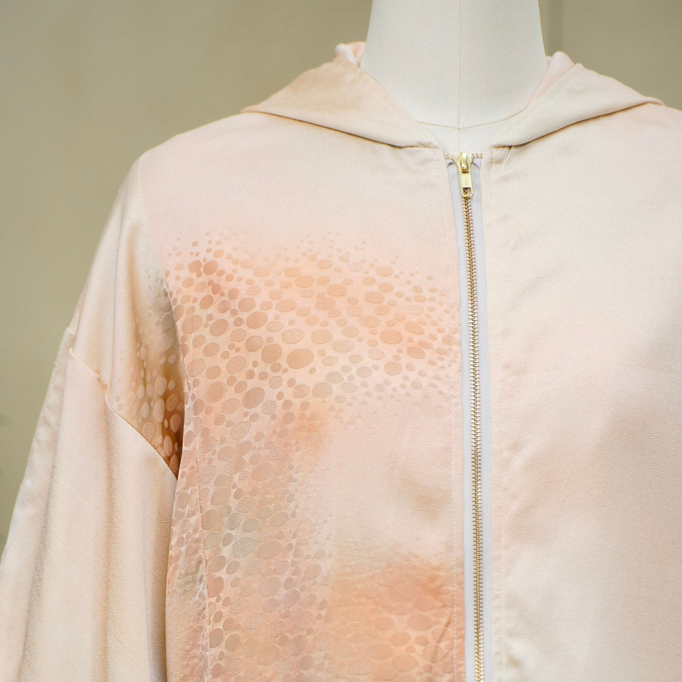 8k Hoodies On-hand: Cream Hoodie With Zipper | HWZ7824Y