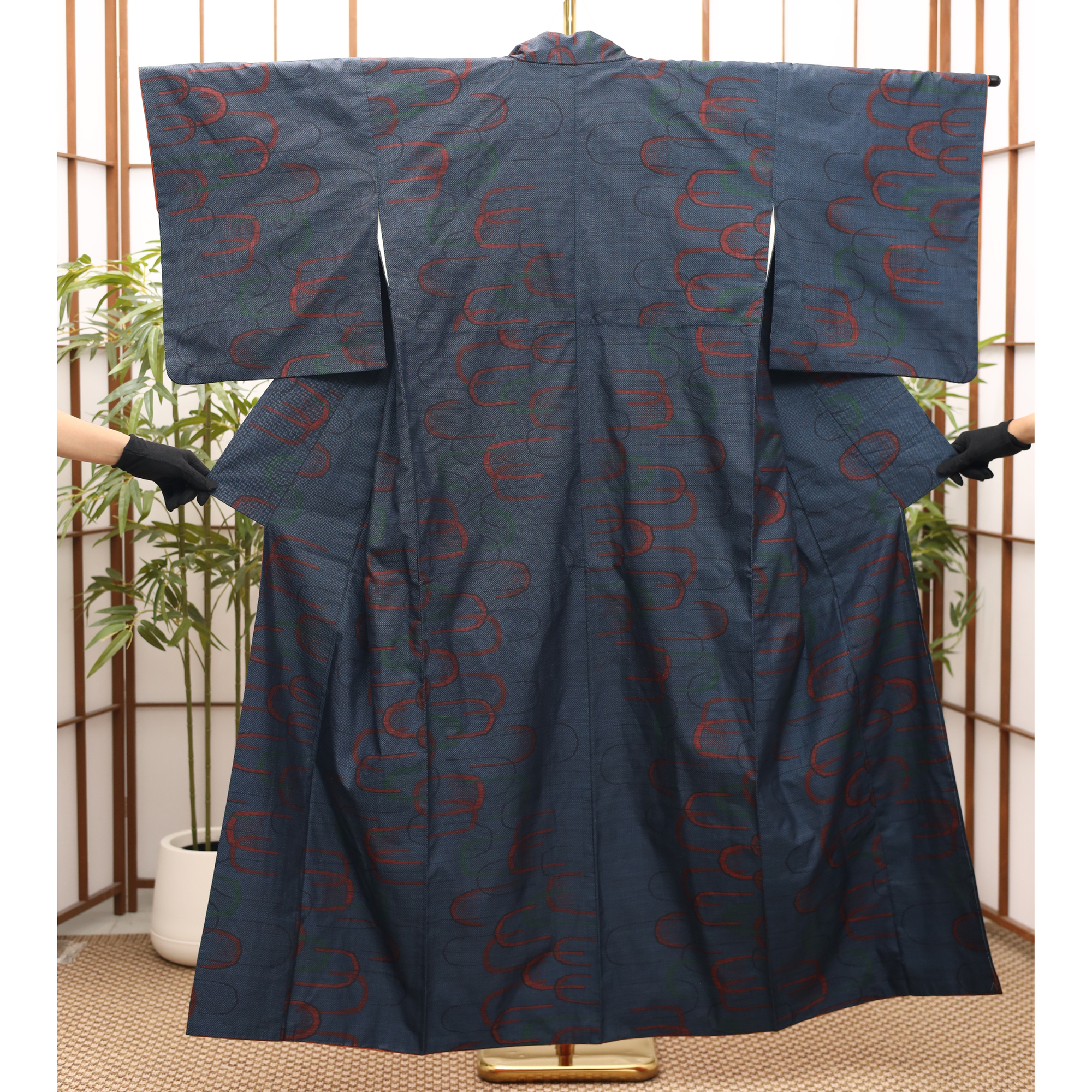DrawJS35/Premium Indigo Oshima: A Calm Pattern