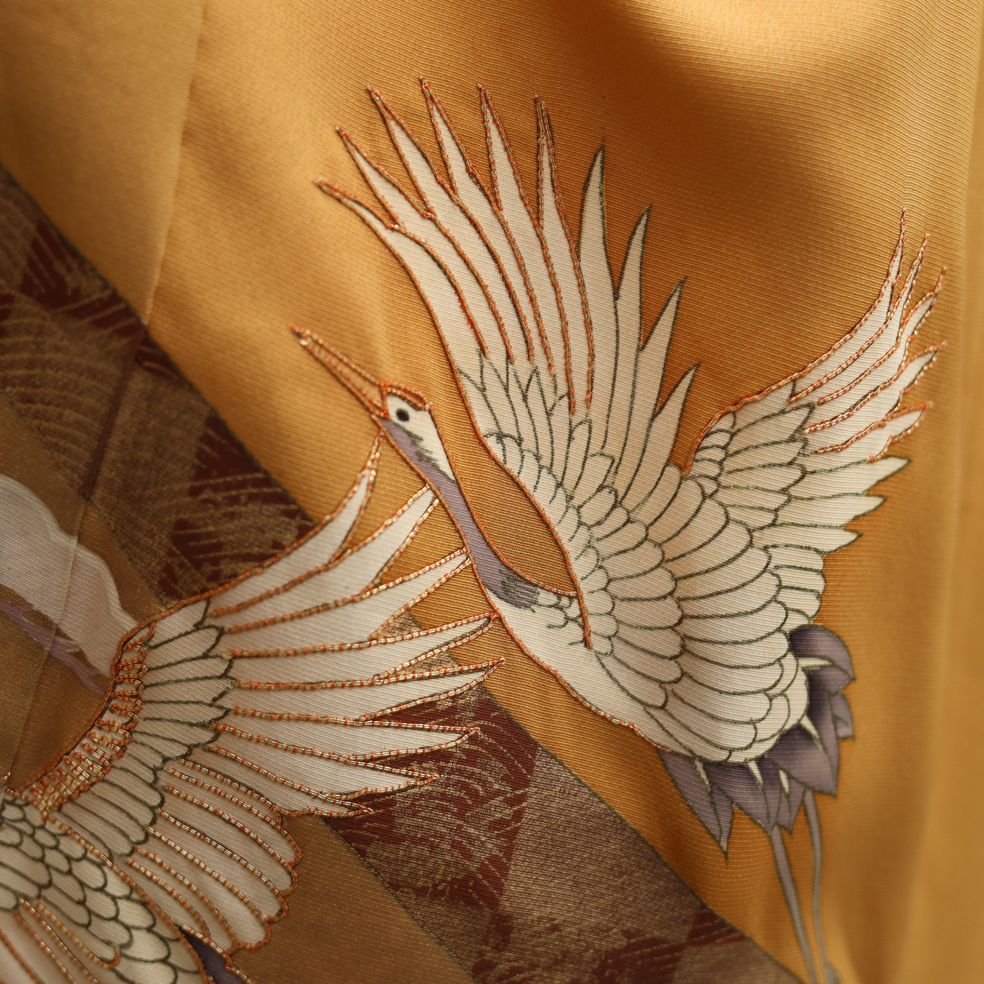 DrawJS36/Premium Gold: Elegant Cranes