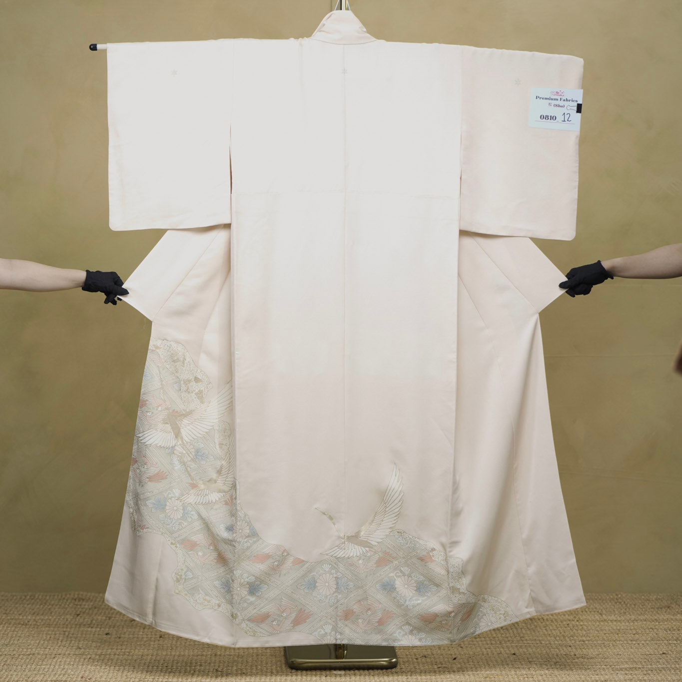 Premium Sho Fabric: 0810_12 | Silent Wings