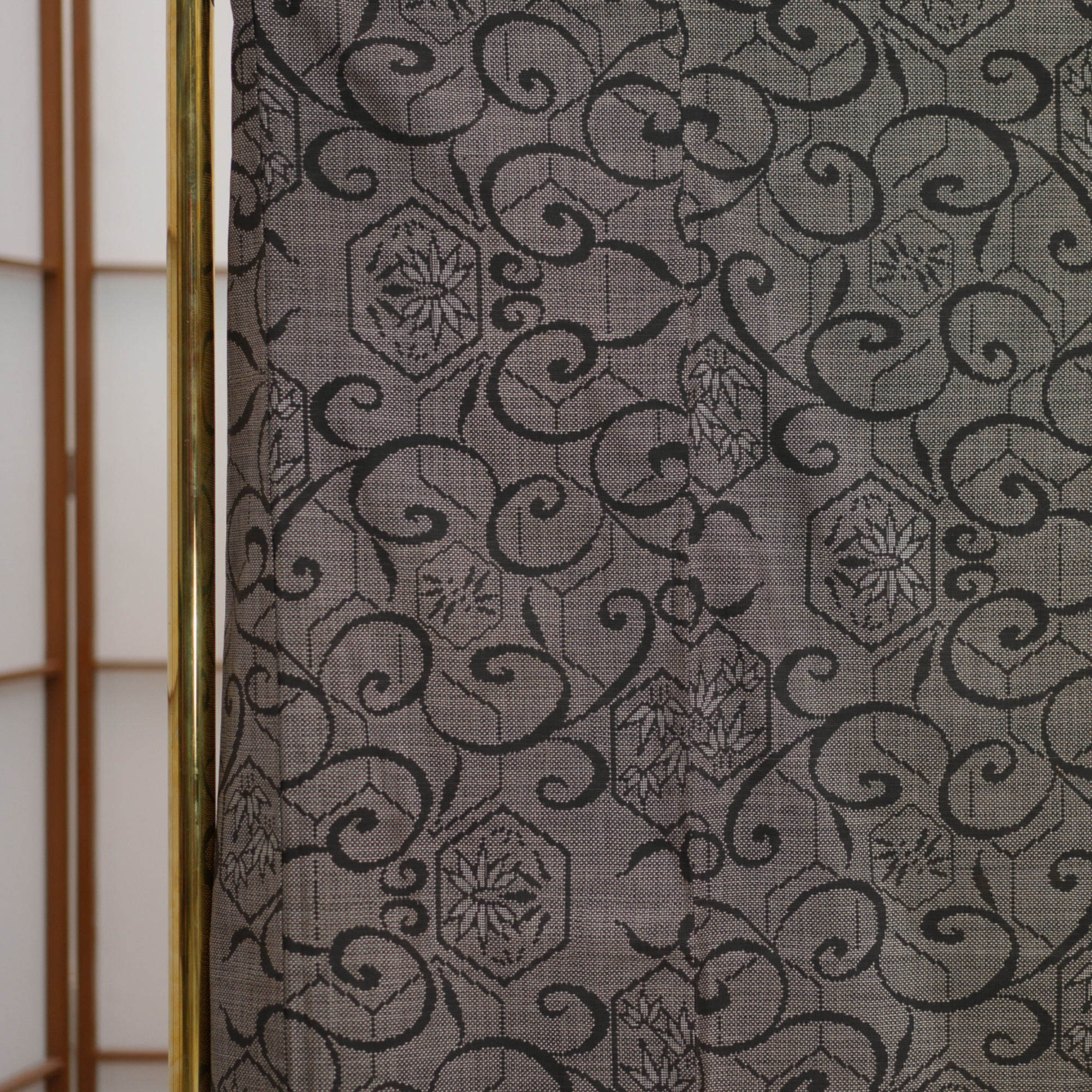 Premium Oshima Fabric: 0506_03 | Obsidian Vine