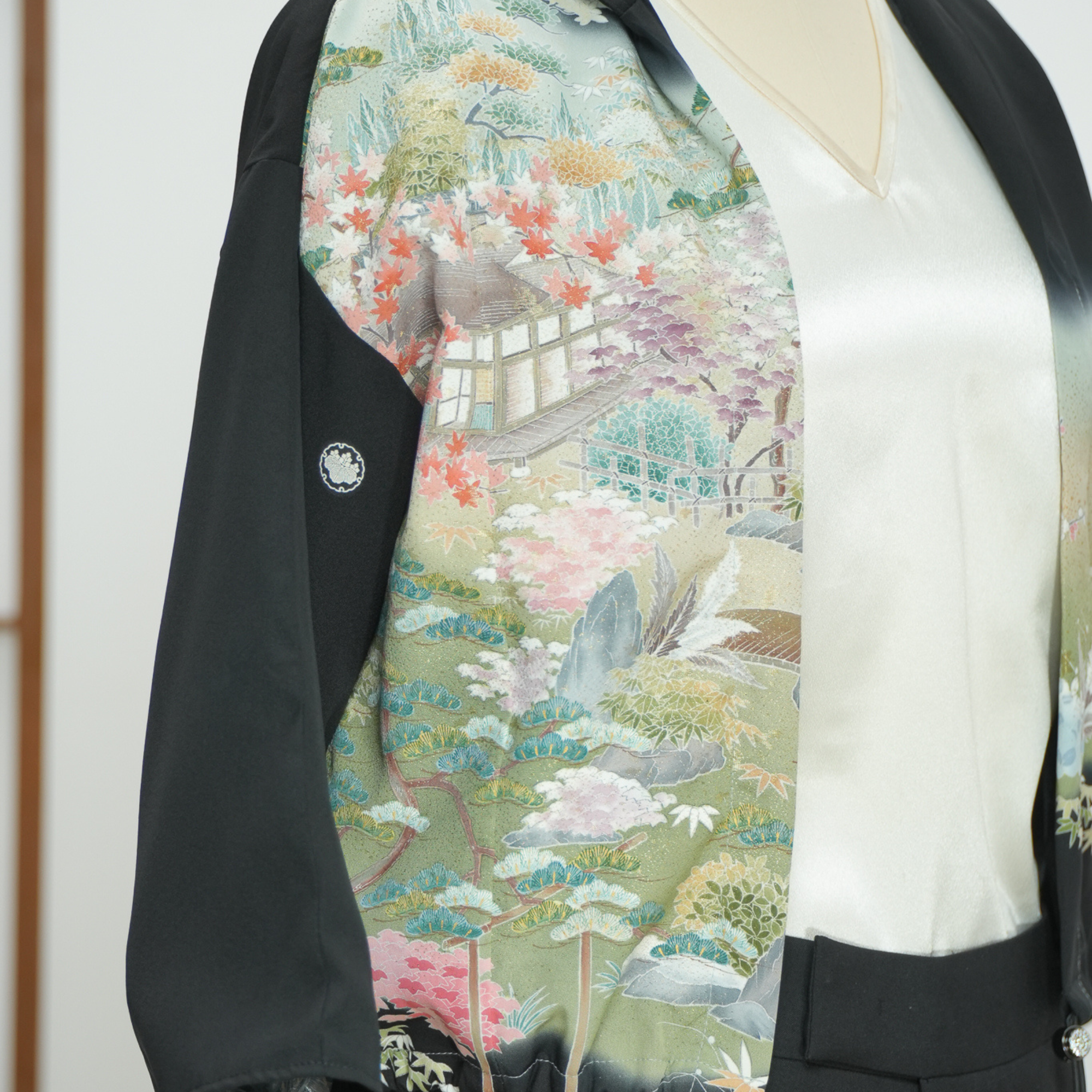 Premium On-hand item: Black Kodomo Hoodie | HK7803 - beautiful yuzen!