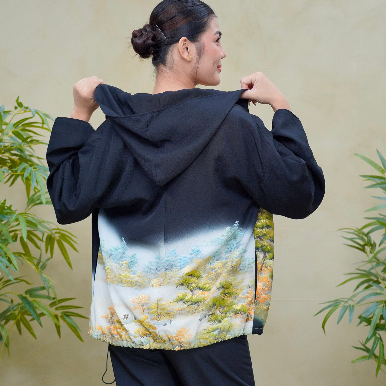 Premium On-hand: Black Hoodie | H6599Y