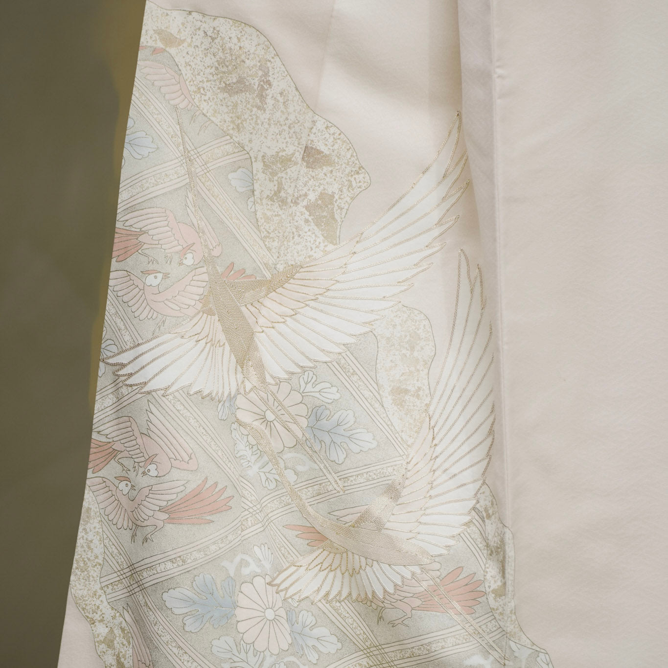 Premium Sho Fabric: 0810_12 | Silent Wings