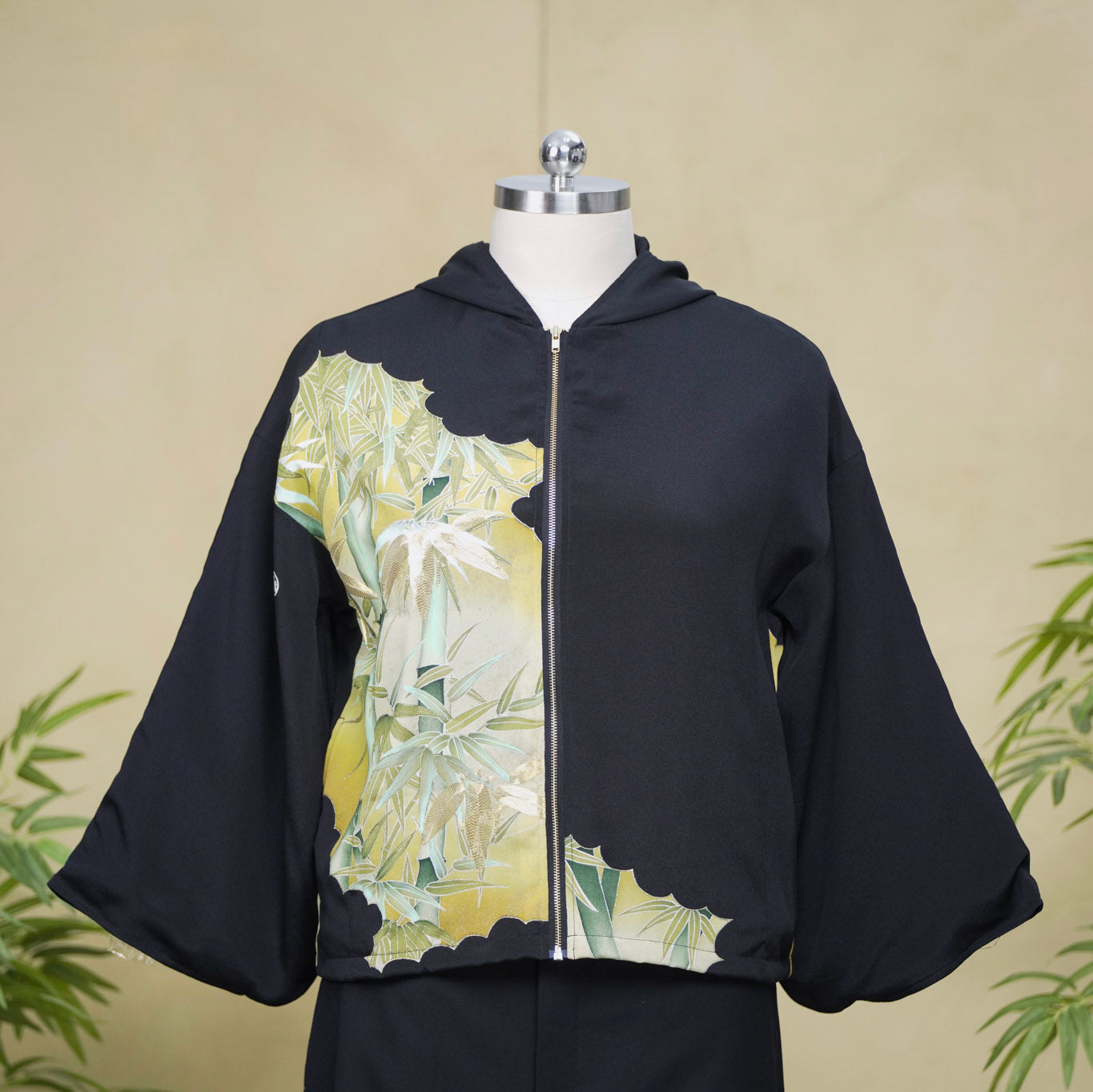 Premium On-hand: Black Hoodie With Zipper | HWZ8322Y