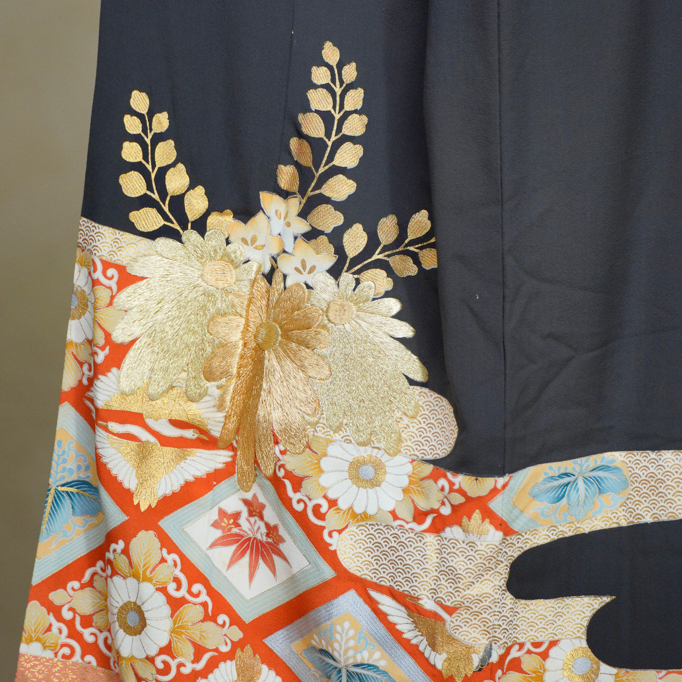 Welcome Fabric: 0818_24 | Goldleaf Bloom