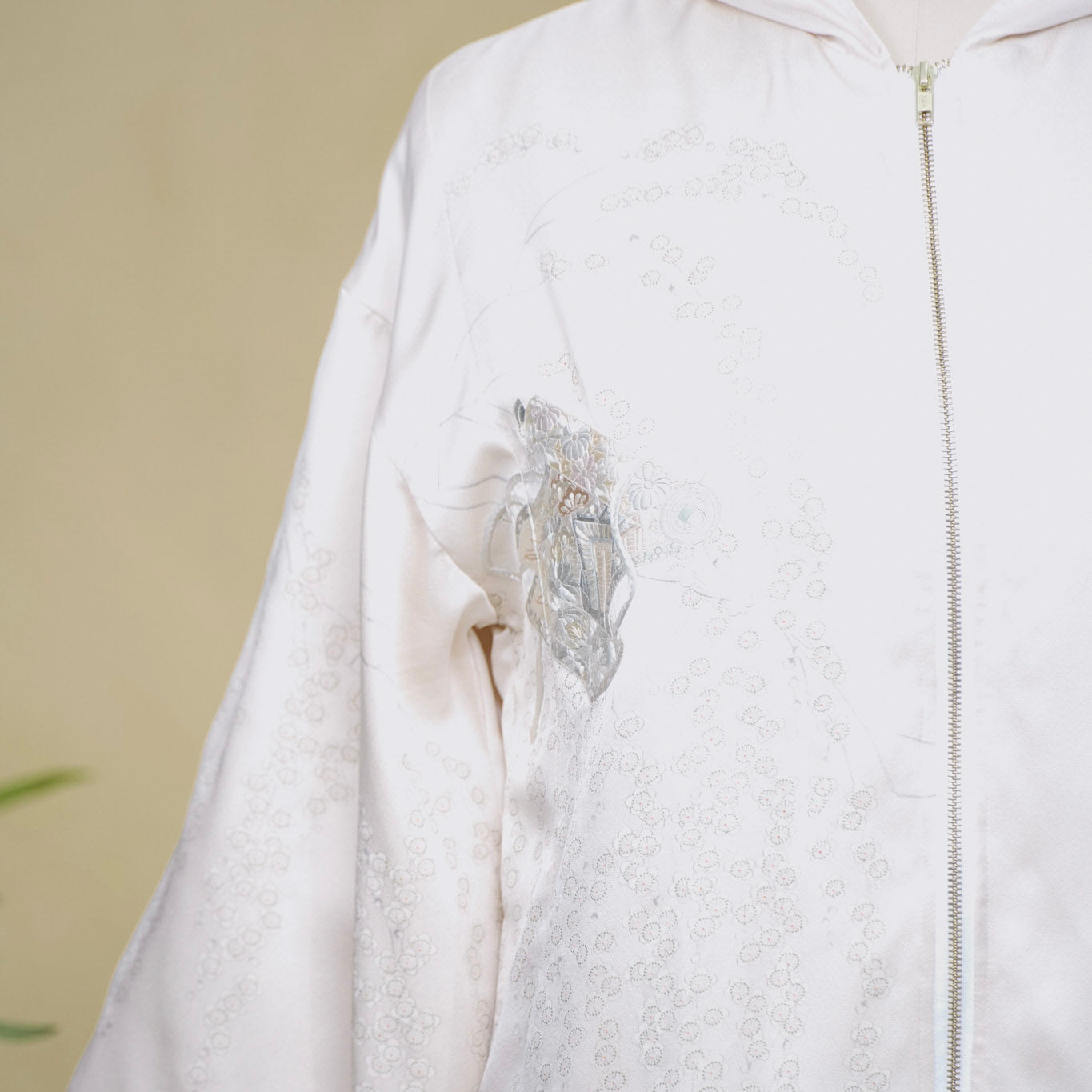 Premium On-hand: Cream Hoodie With Zipper | HWZ5702 (SO M)