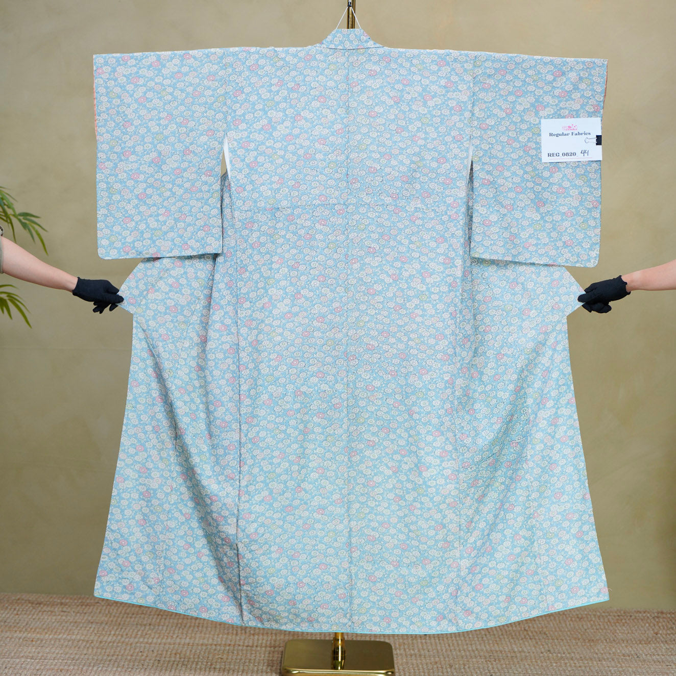 Welcome Fabric: 0820_44 | Blue Petal Field