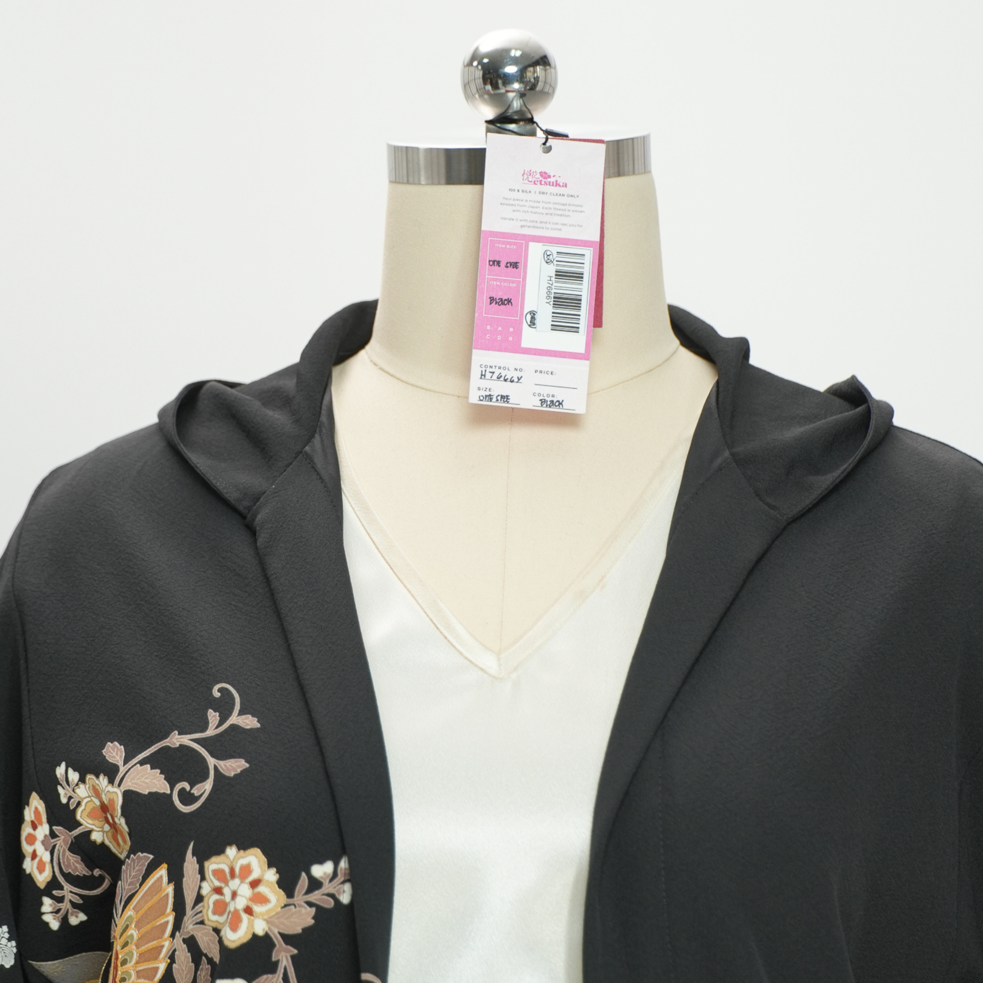 Premium On-hand: Black Hoodie | H7666Y - gold!