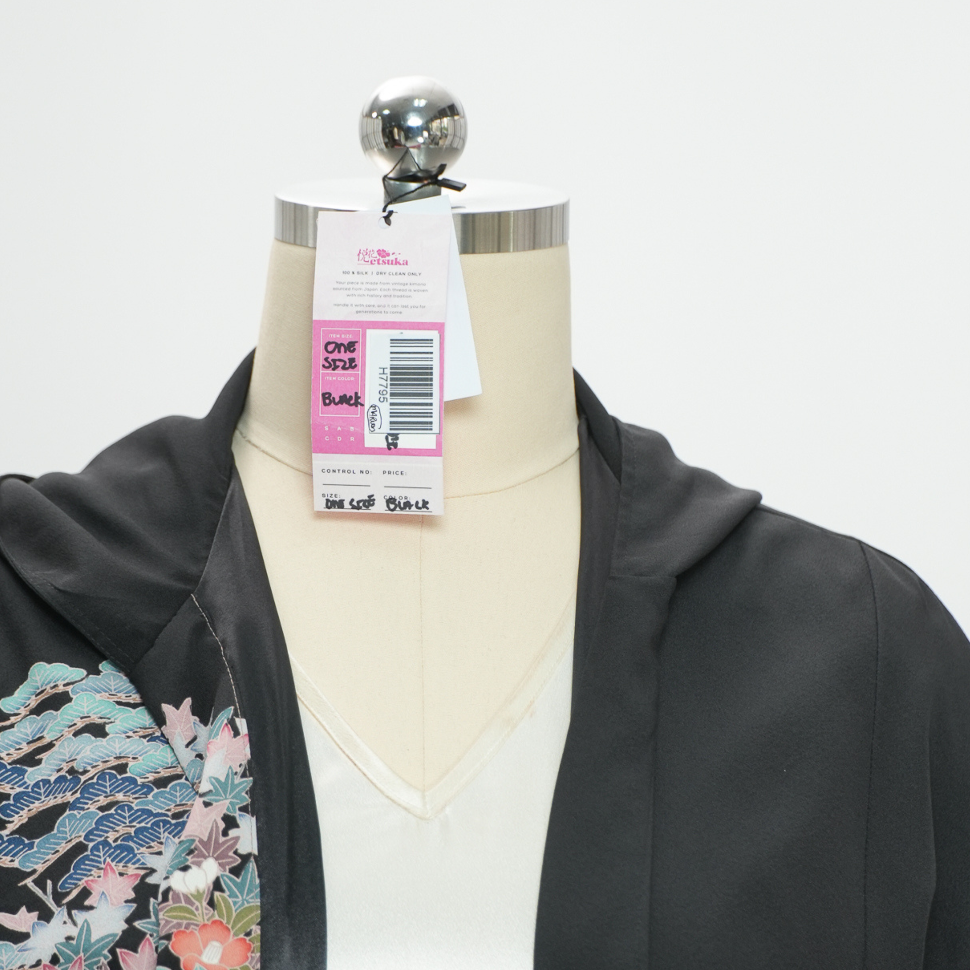 Premium On-hand: Black Hoodie | H7795 - yuzen!