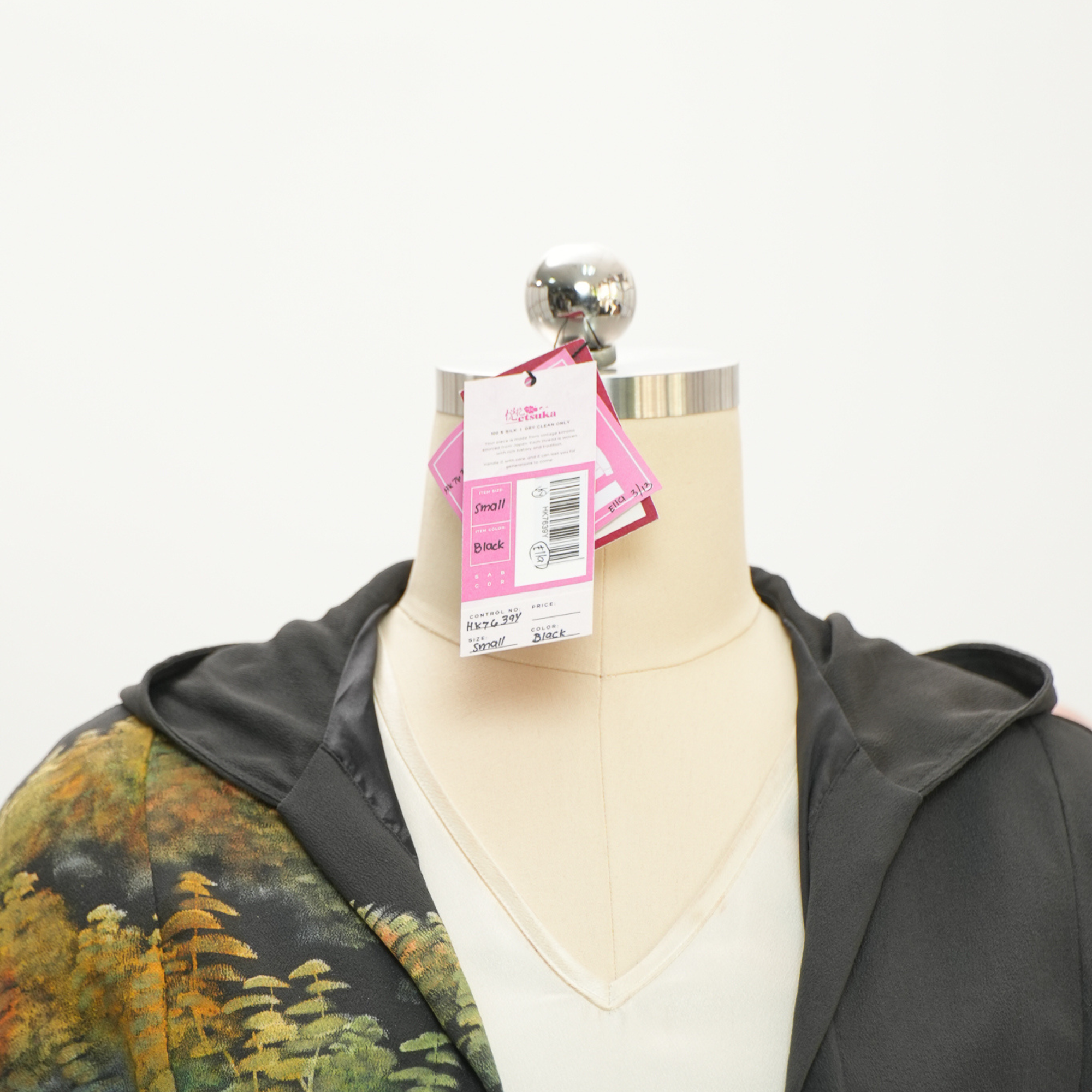 Premium On-hand item: Black Kodomo Hoodie | HK7639Y - Autumn colors!