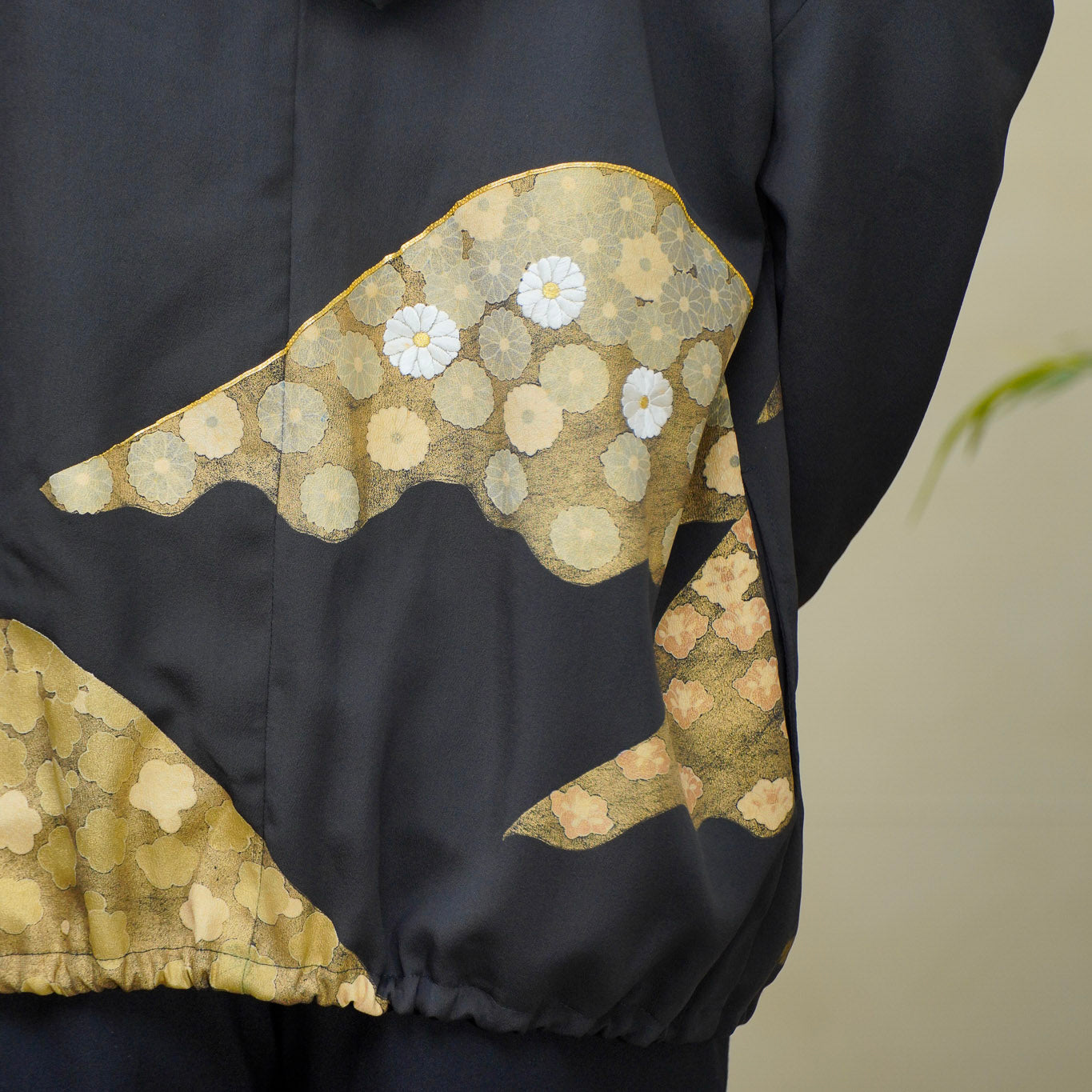 Premium On-hand: Black Hoodie | H8246Y