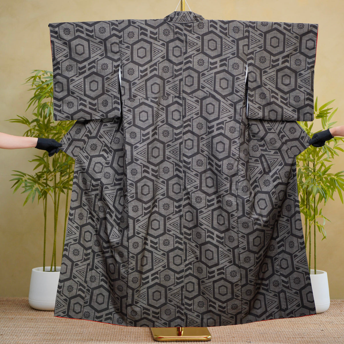Premium Oshima Fabric: 0820_21 | Patterns and Maze - Dorozome!