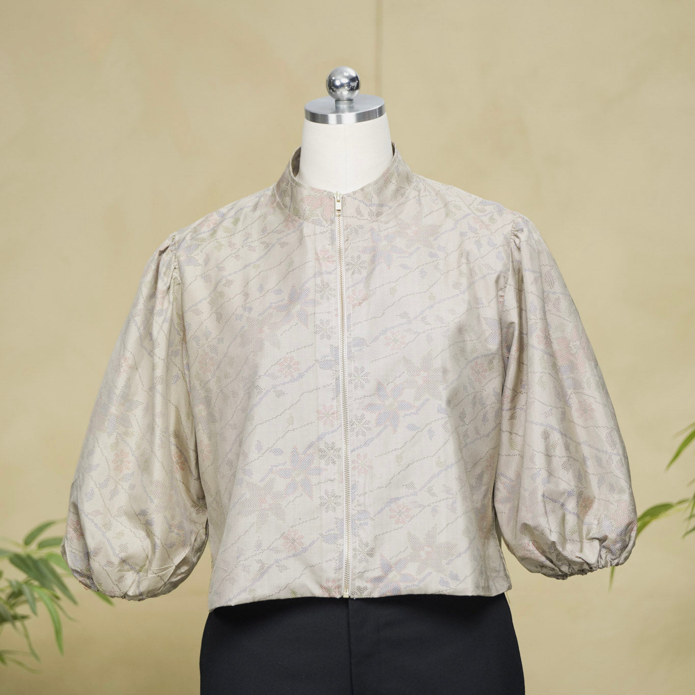 Premium On-hand item: Cream Puff Jacket | XLB | PJ8369M (SO M)