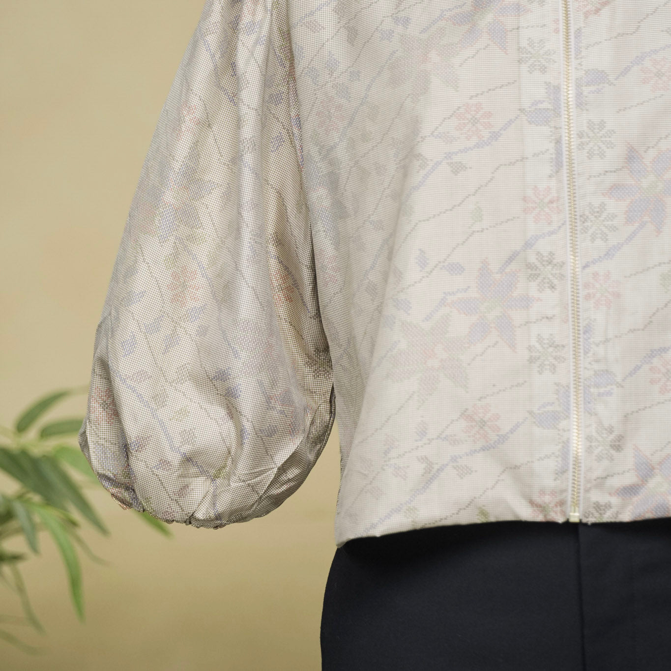 Premium On-hand item: Cream Puff Jacket | XLB | PJ8369M (SO M)