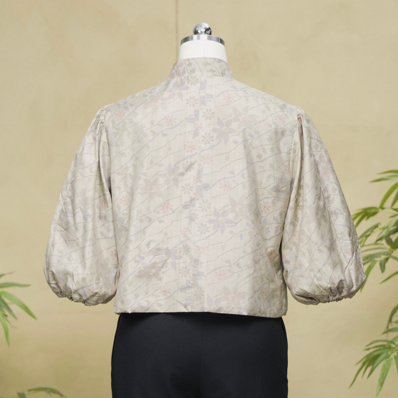 Premium On-hand item: Cream Puff Jacket | XLB | PJ8369M (SO M)