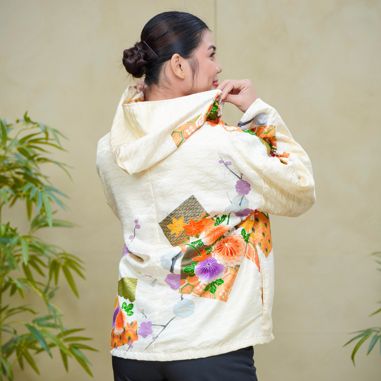 8k Hoodies On-hand: Cream Hoodie With Zipper | HWZ7894Y