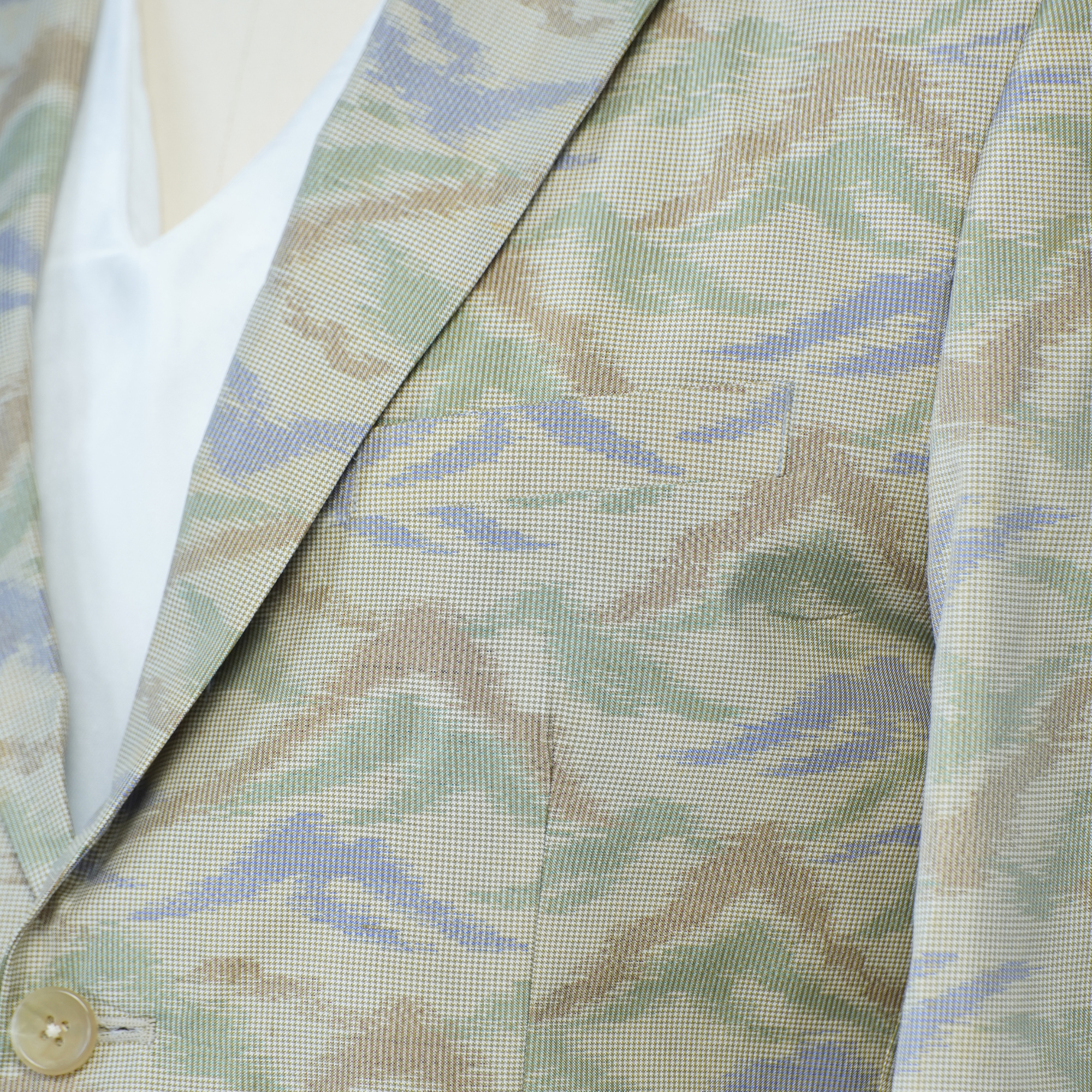 [Certificate] On-hand: Beige Oshima Men's suit