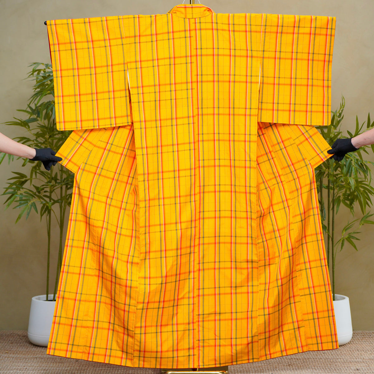 Premium Oshima Fabric: 0818_02 | Saffron Linework